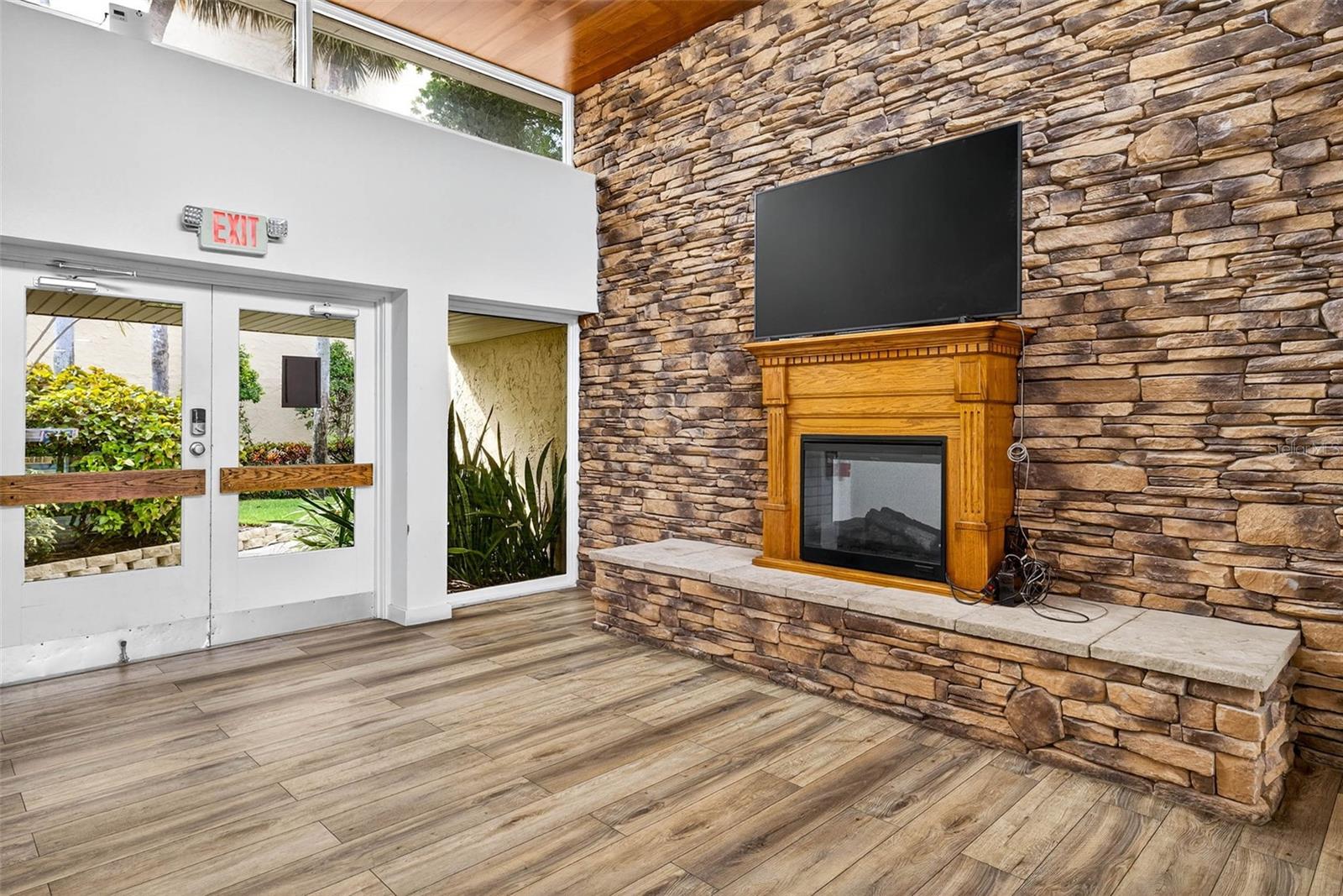 Image 55 of 65 For 900 Cove Cay Drive 6e