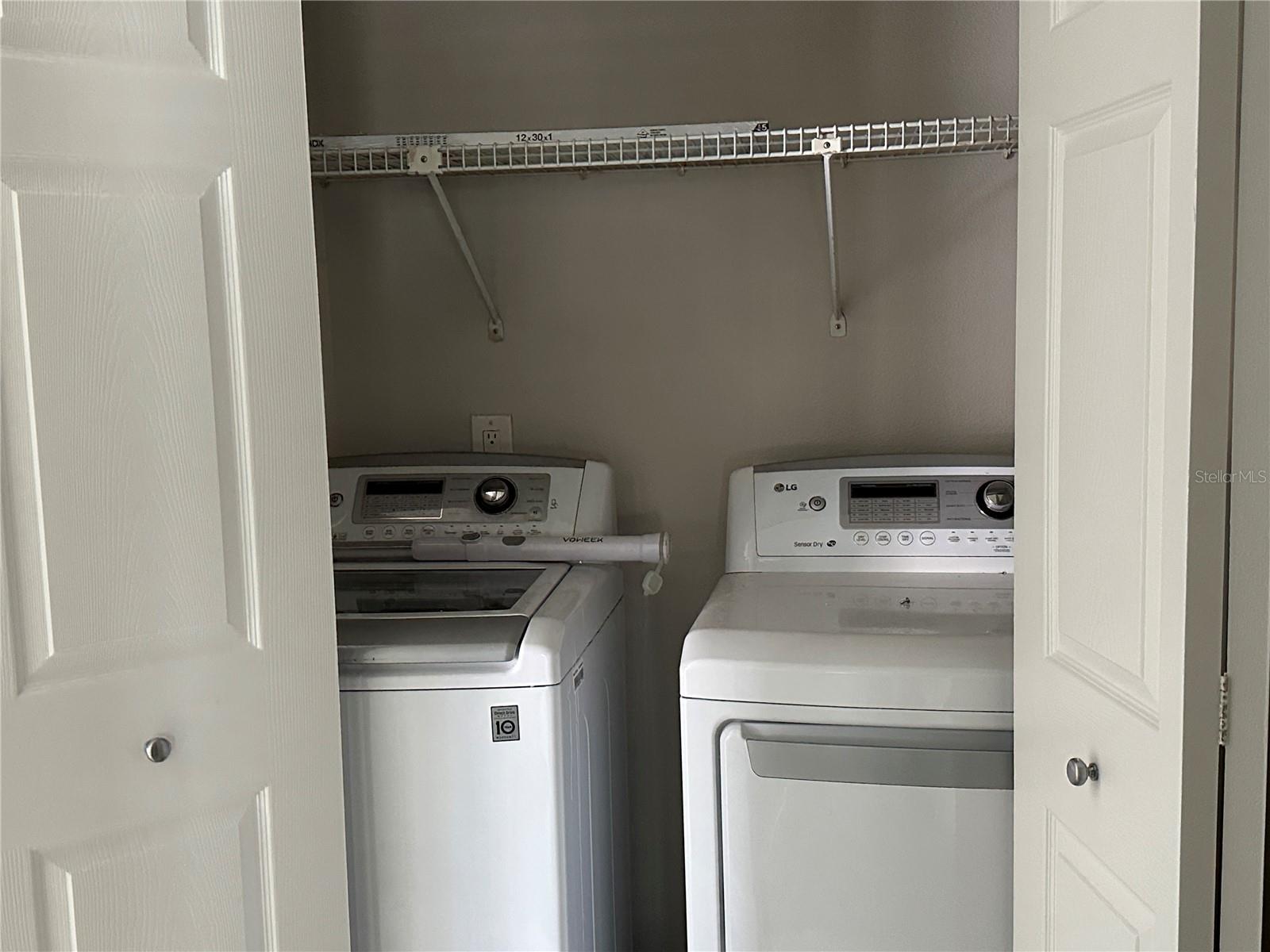 Image 13 of 25 For 230 Sun Vista Court N