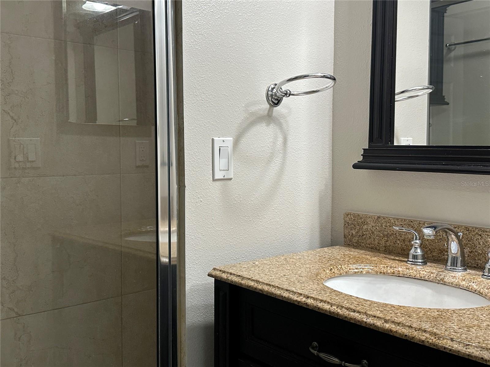 Image 16 of 25 For 230 Sun Vista Court N