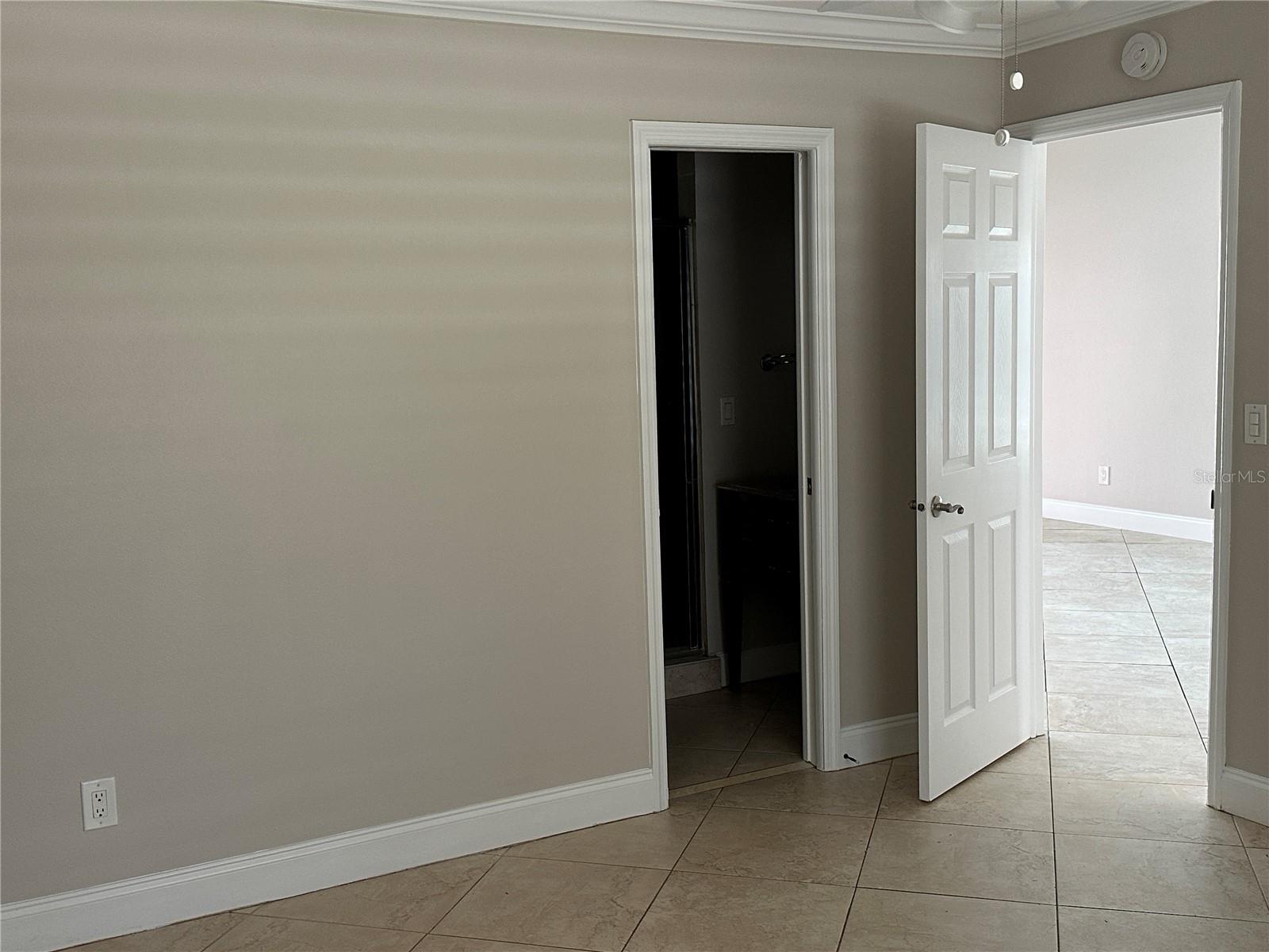 Image 18 of 25 For 230 Sun Vista Court N