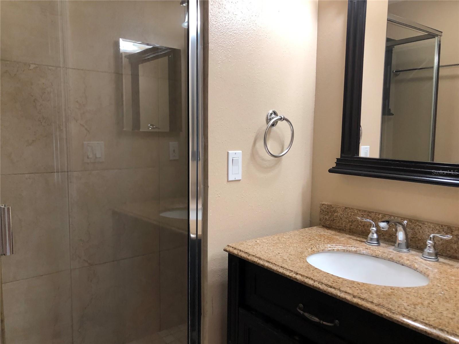 Image 22 of 25 For 230 Sun Vista Court N