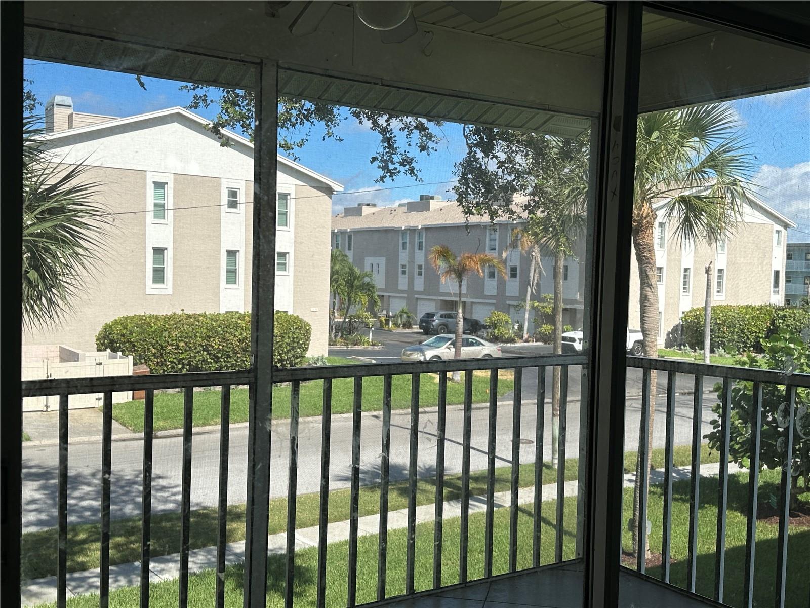 Image 6 of 25 For 230 Sun Vista Court N