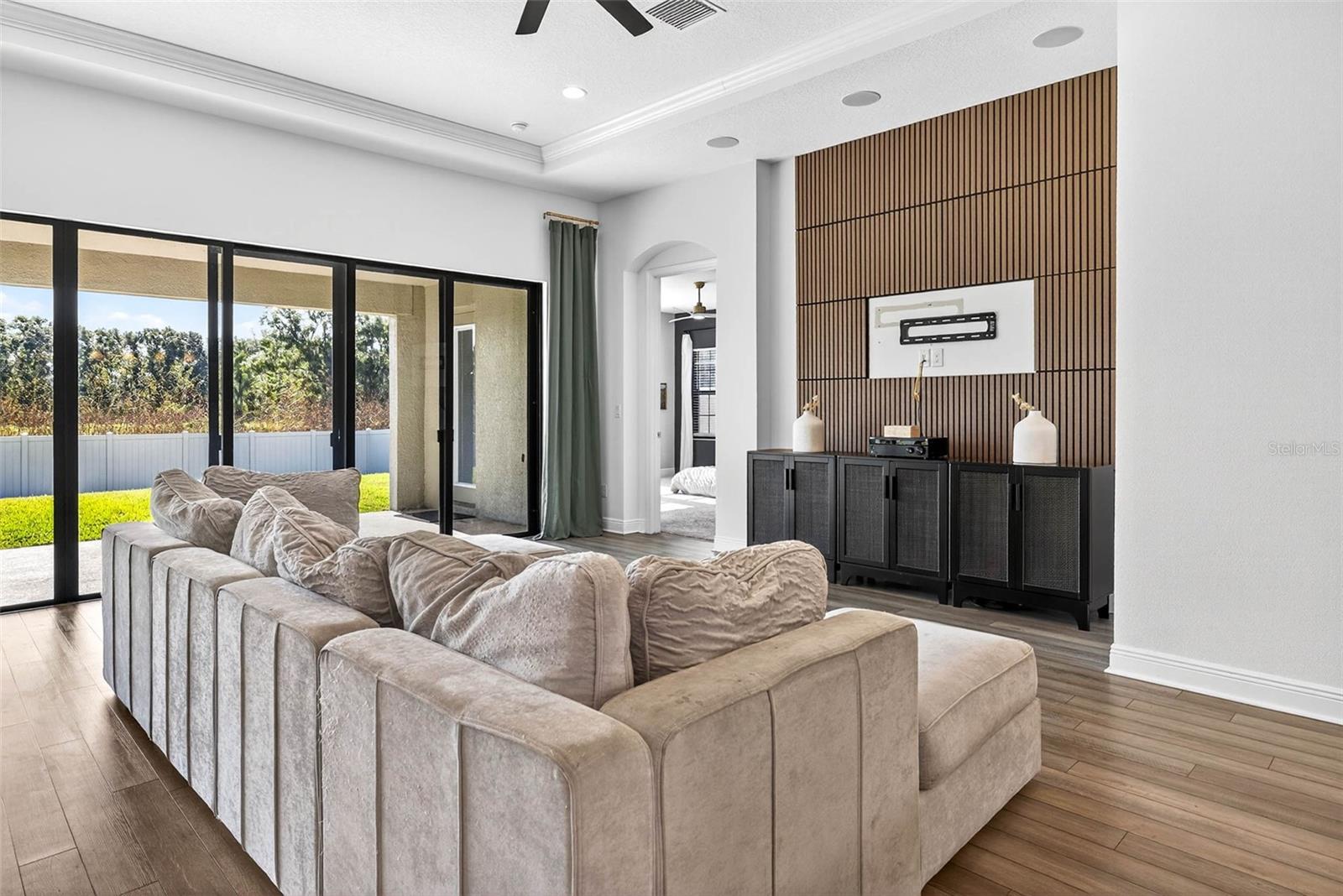 Image 18 of 67 For 14531 Woodland Spur Drive