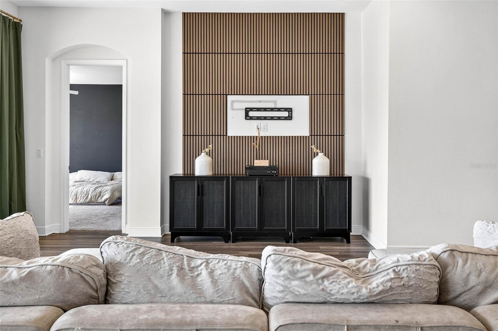 Image 19 of 67 For 14531 Woodland Spur Drive