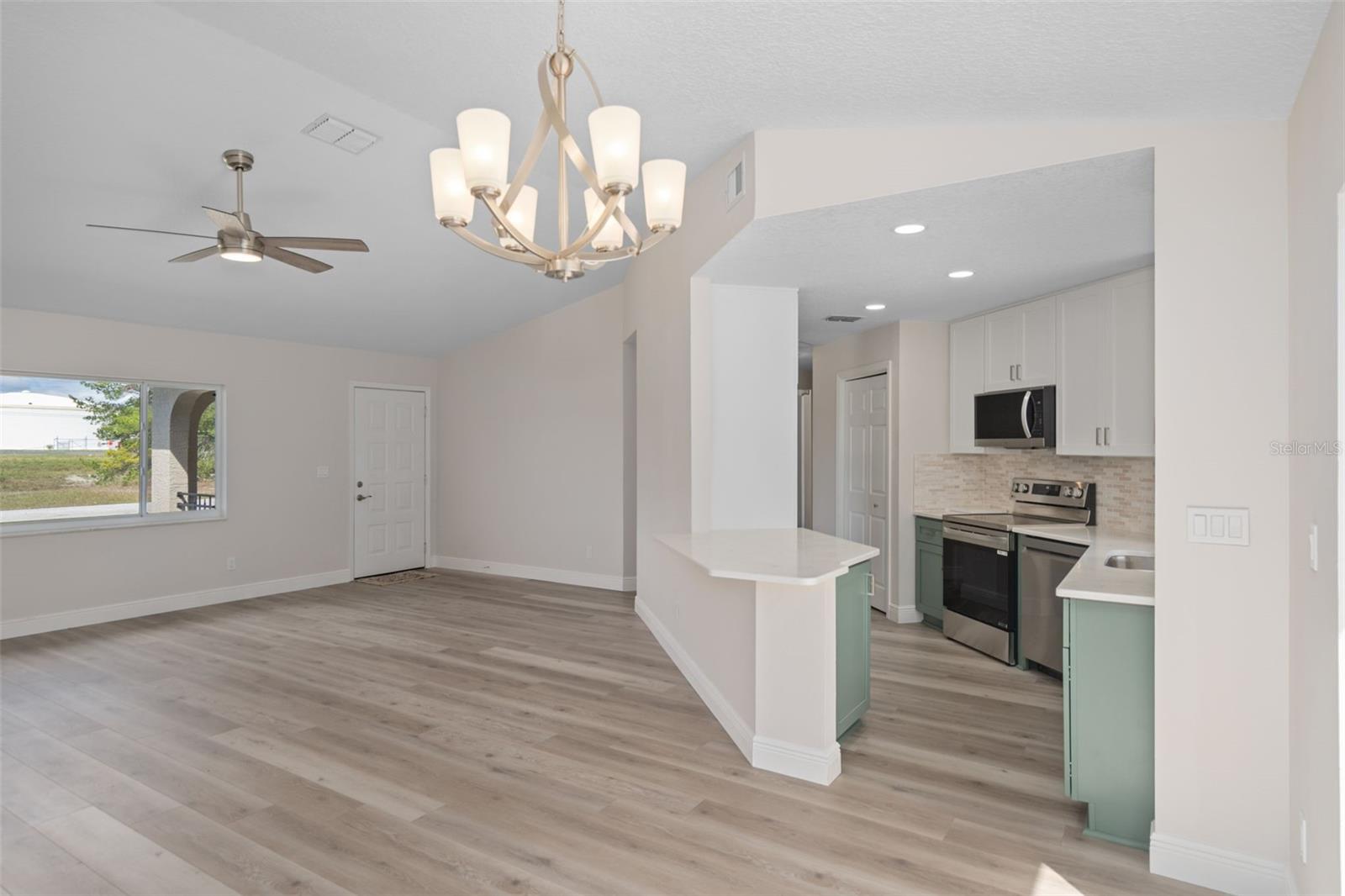 Image 11 of 35 For 10352 Brentlawn Street