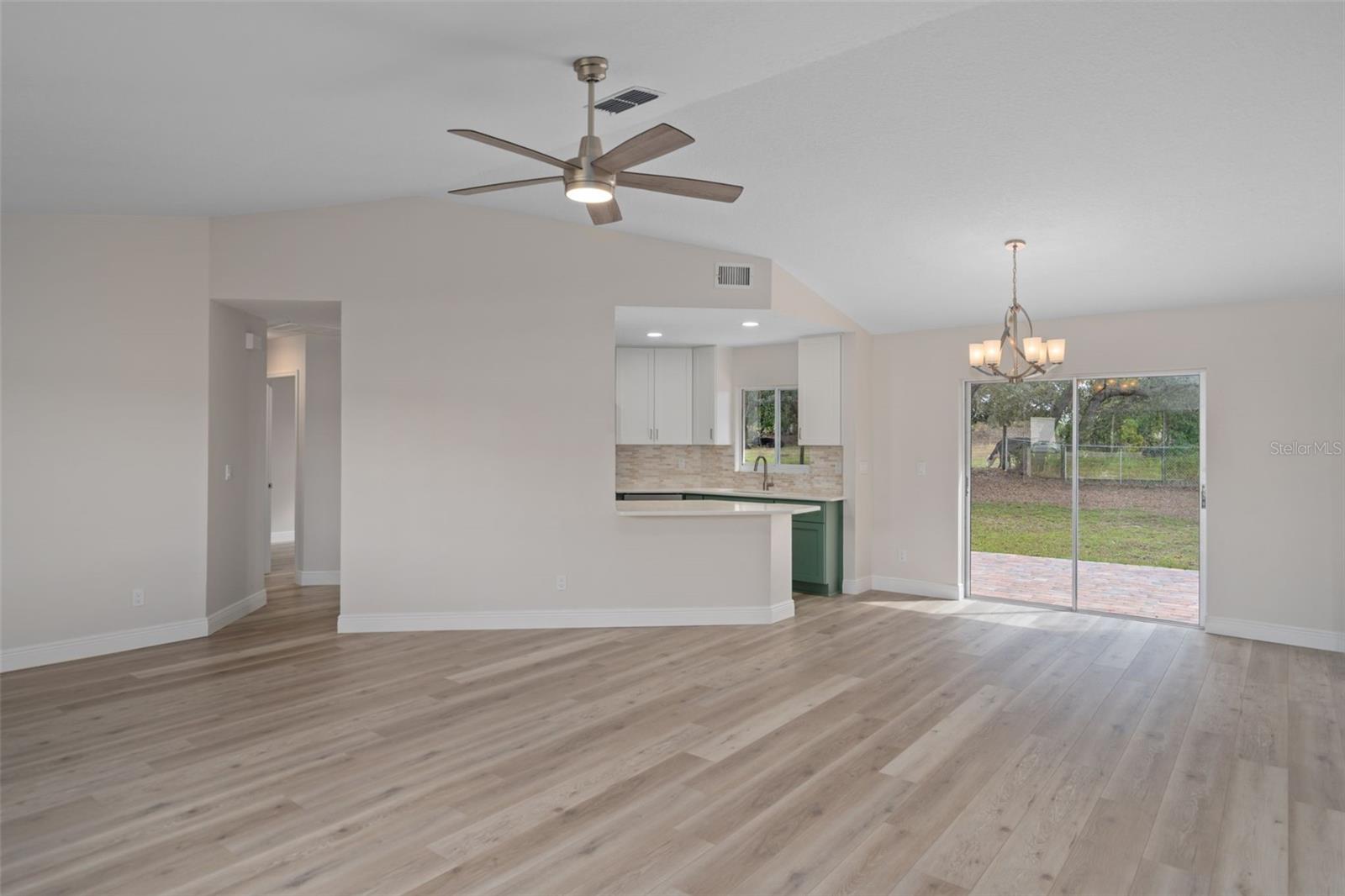 Image 14 of 35 For 10352 Brentlawn Street