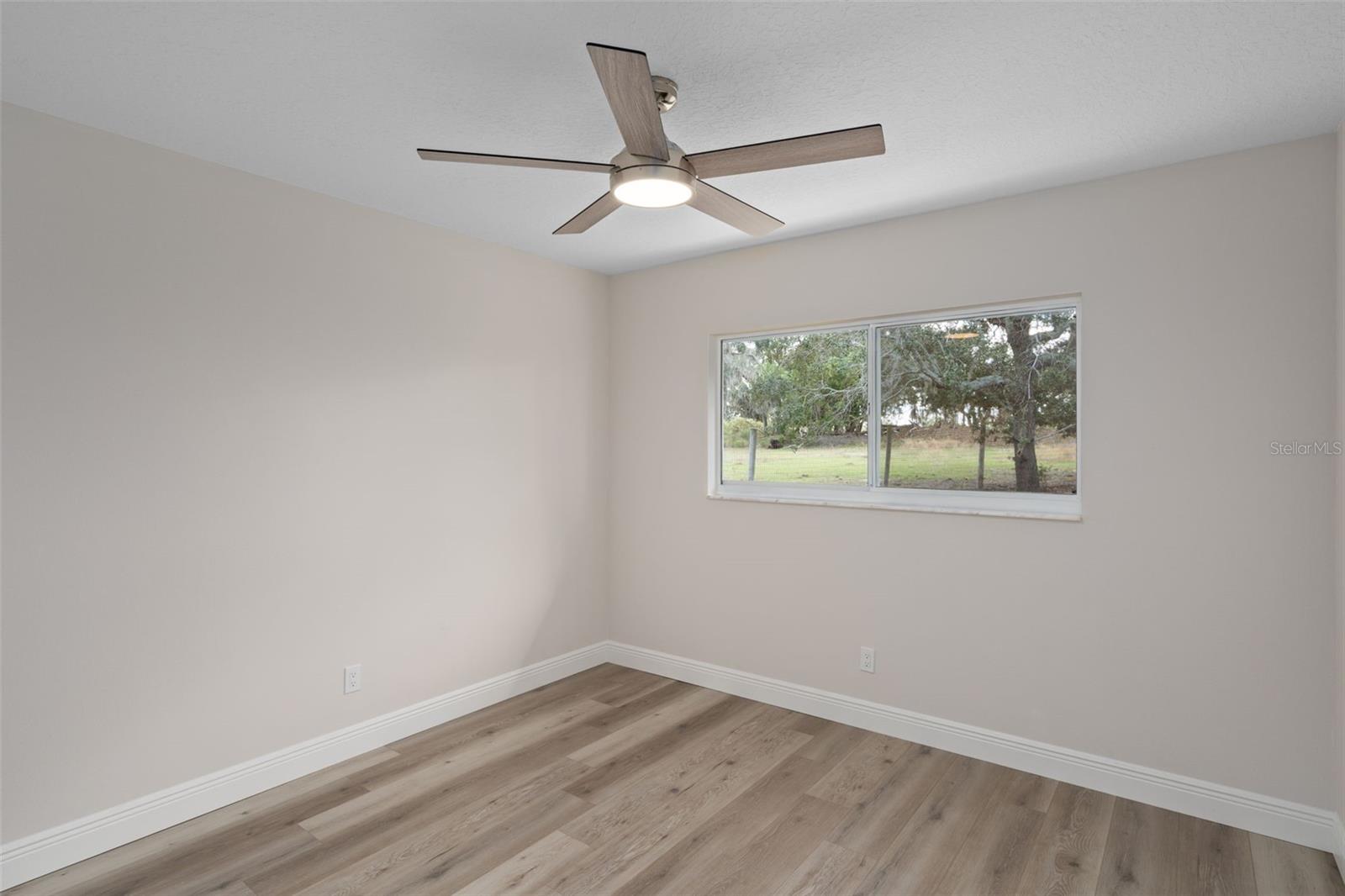 Image 15 of 35 For 10352 Brentlawn Street