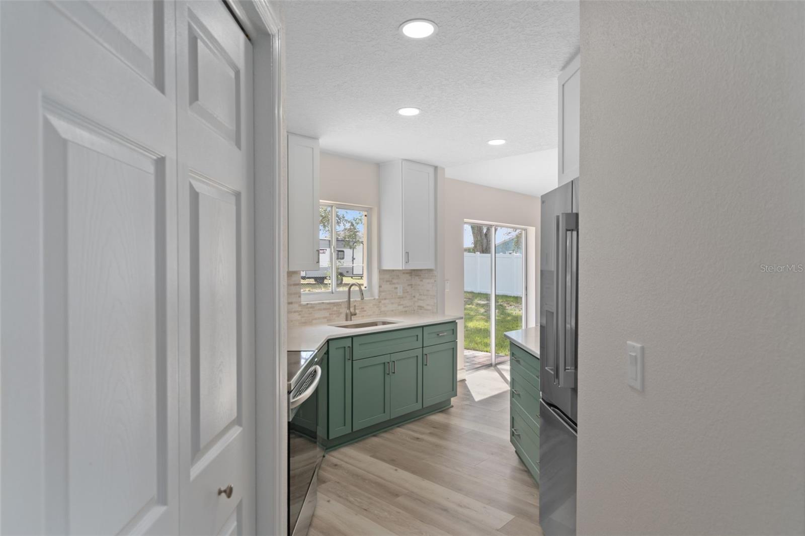 Image 7 of 35 For 10352 Brentlawn Street