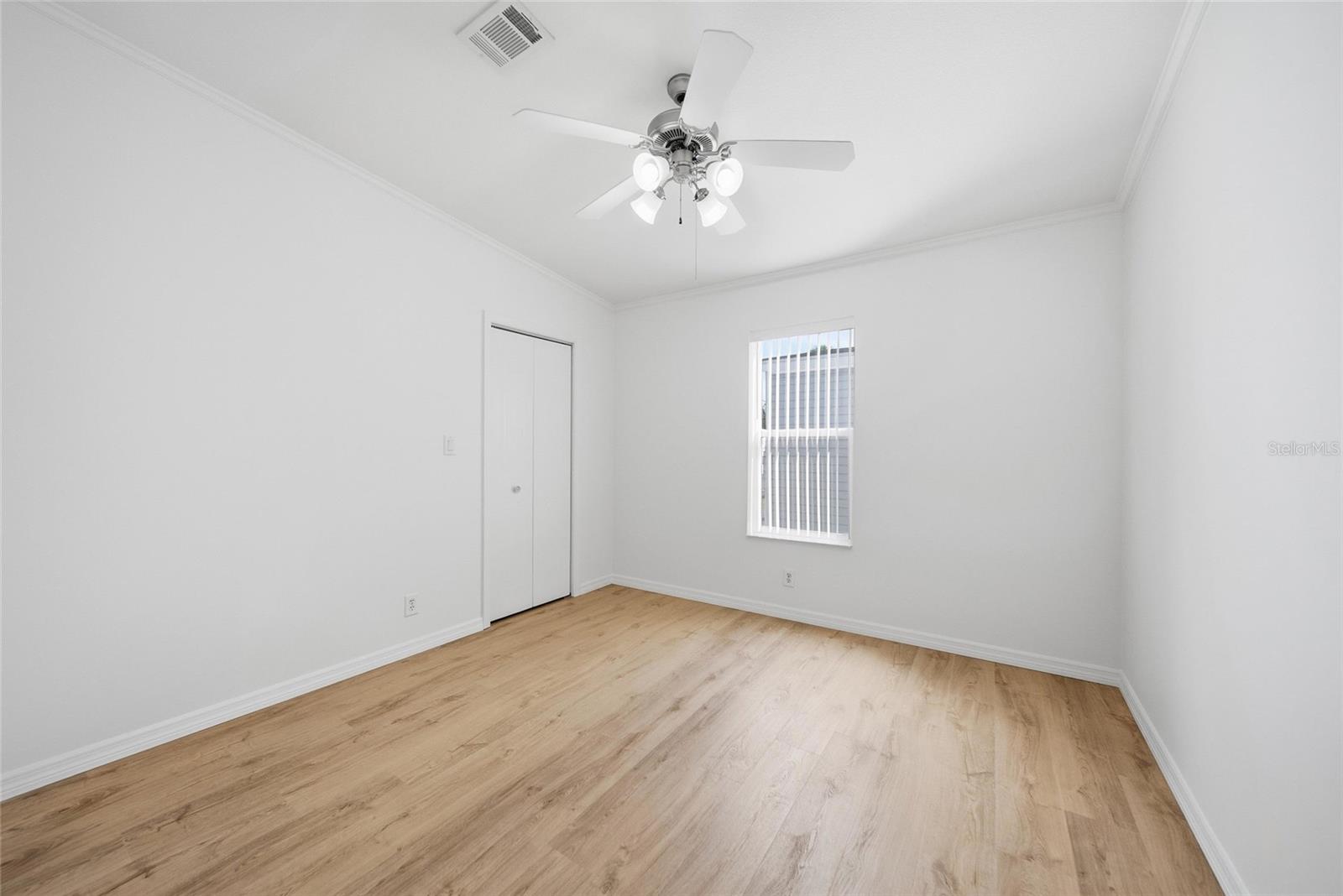 Image 12 of 38 For 130 Patricia Avenue 44