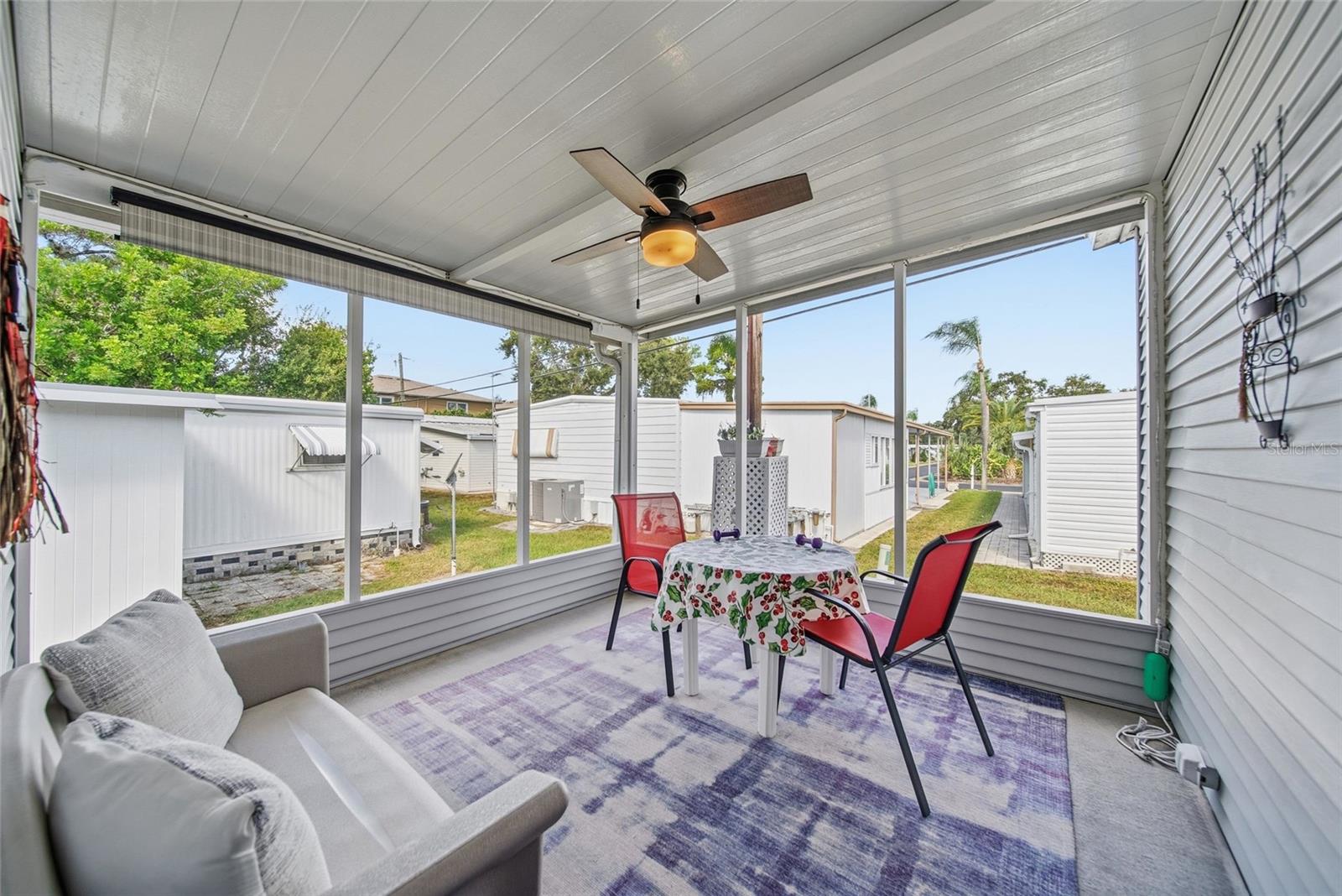 Image 21 of 38 For 130 Patricia Avenue 44