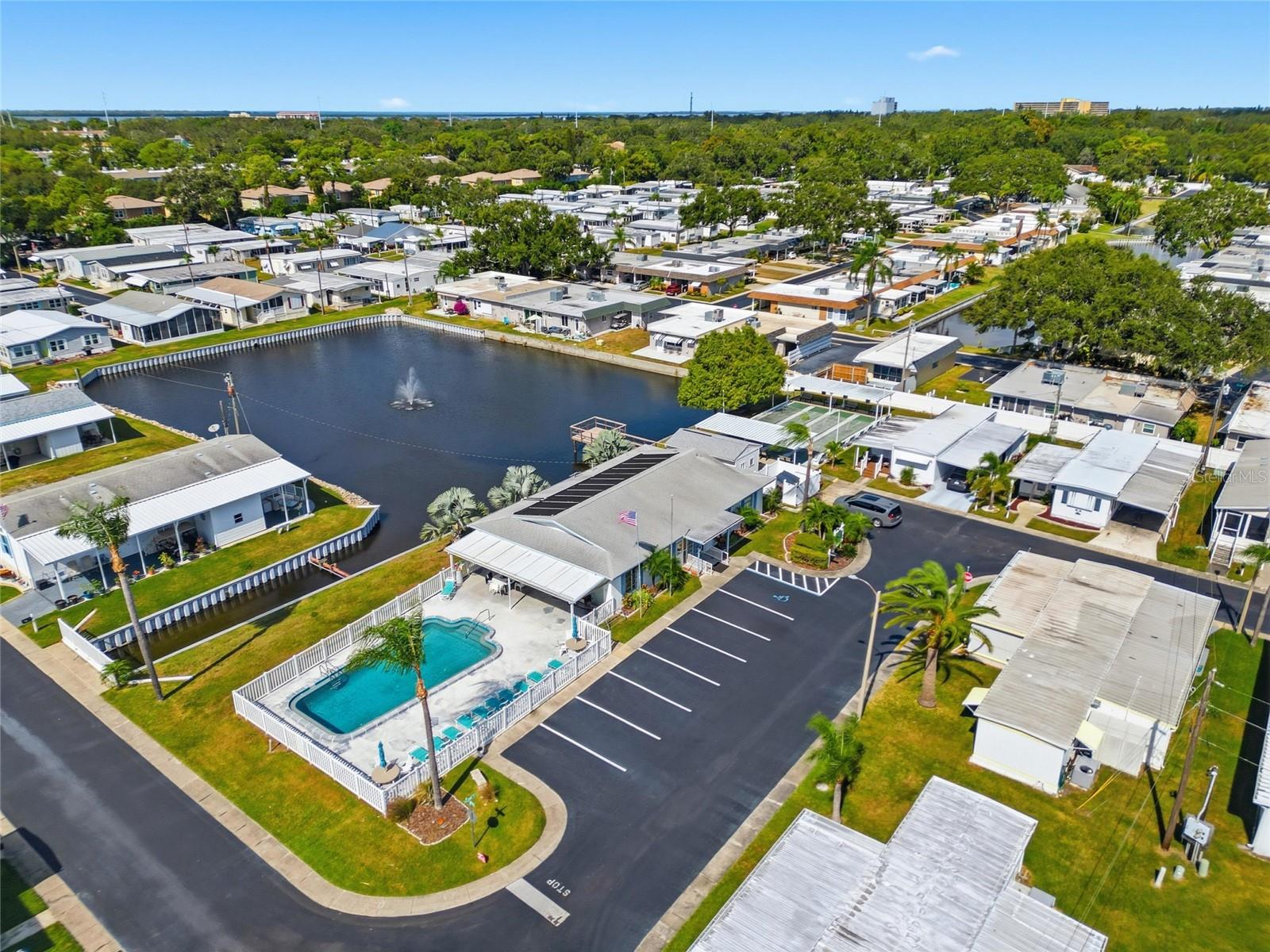 Image 26 of 38 For 130 Patricia Avenue 44