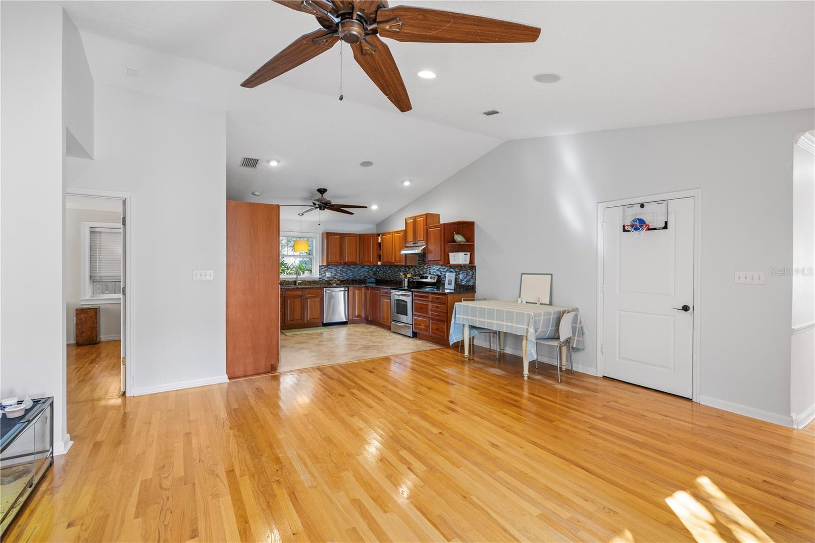 Image 11 of 37 For 3808 Granada Street