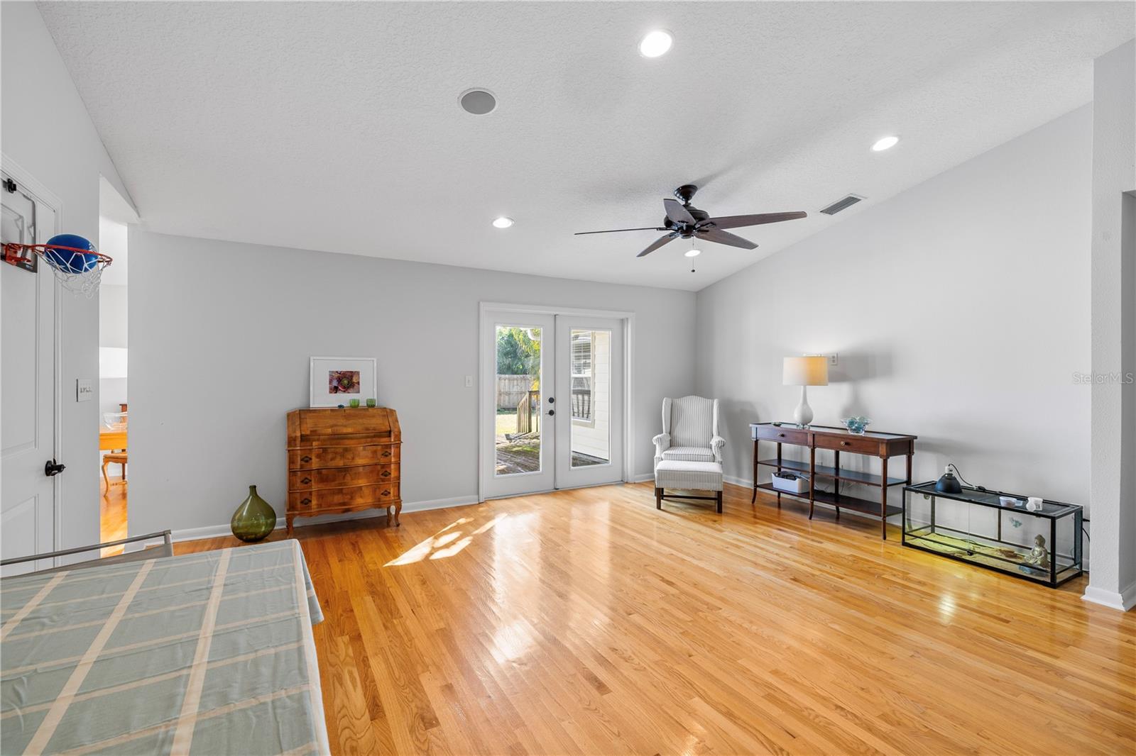 Image 12 of 37 For 3808 Granada Street