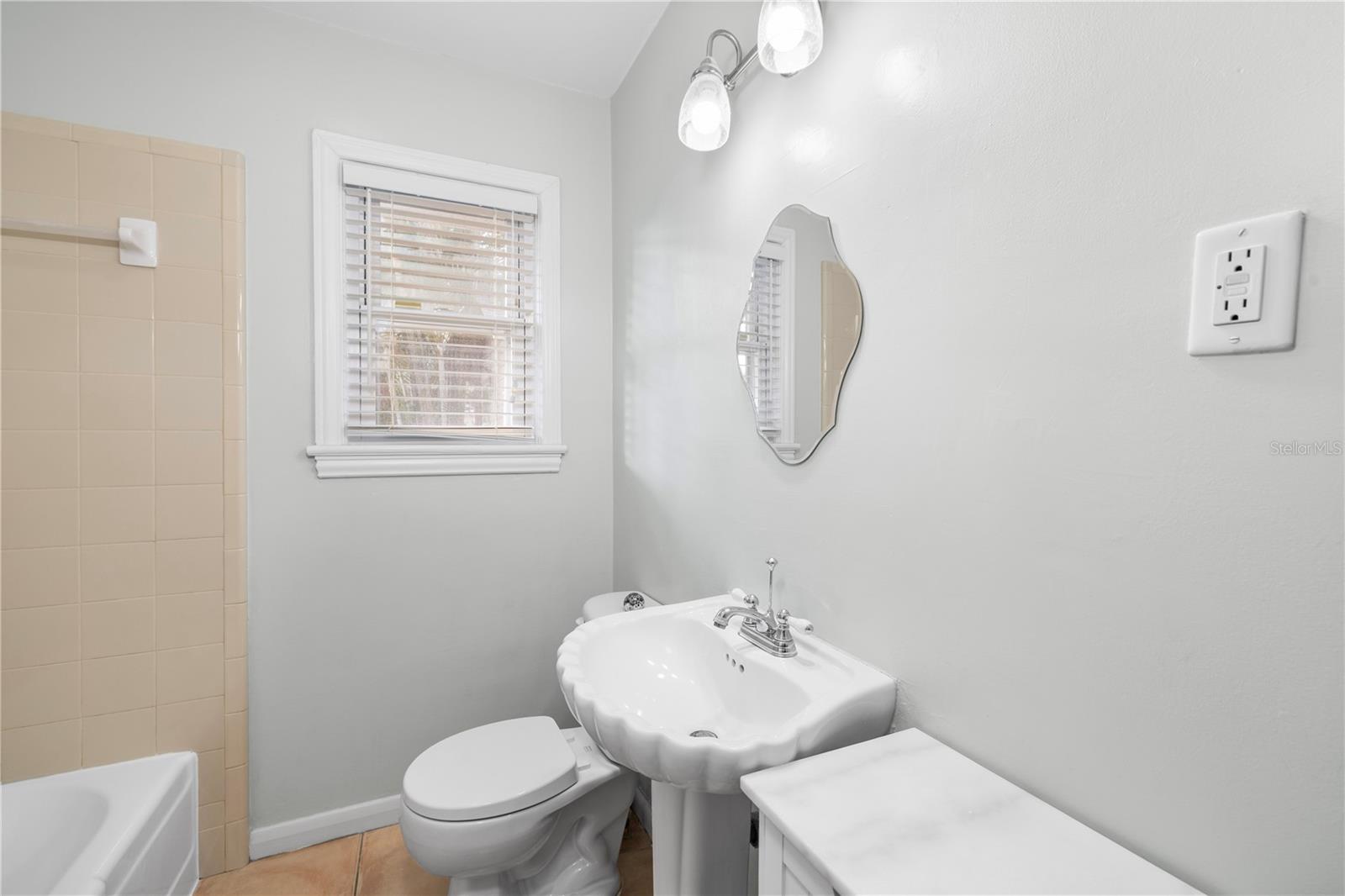 Image 16 of 37 For 3808 Granada Street