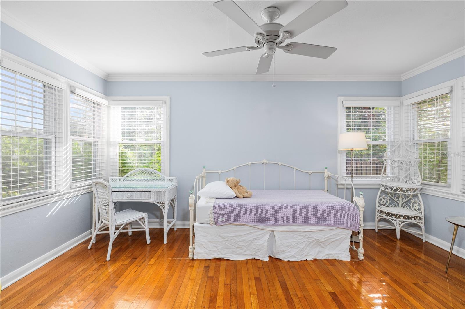 Image 18 of 37 For 3808 Granada Street