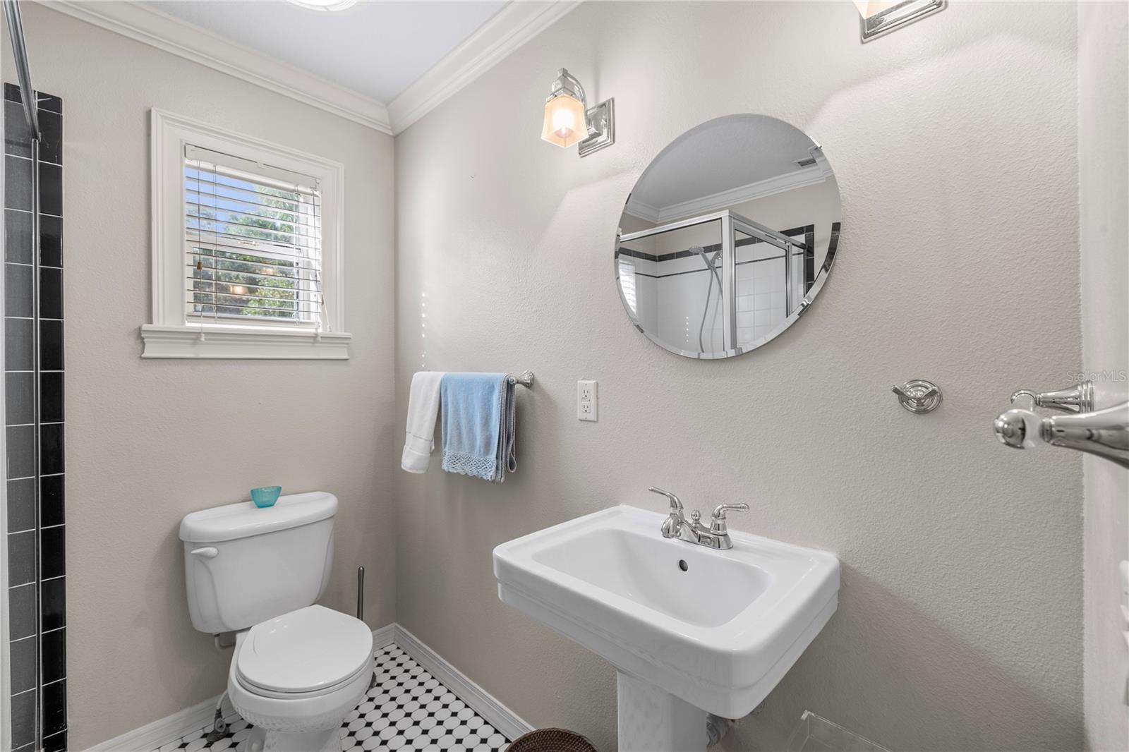 Image 26 of 37 For 3808 Granada Street