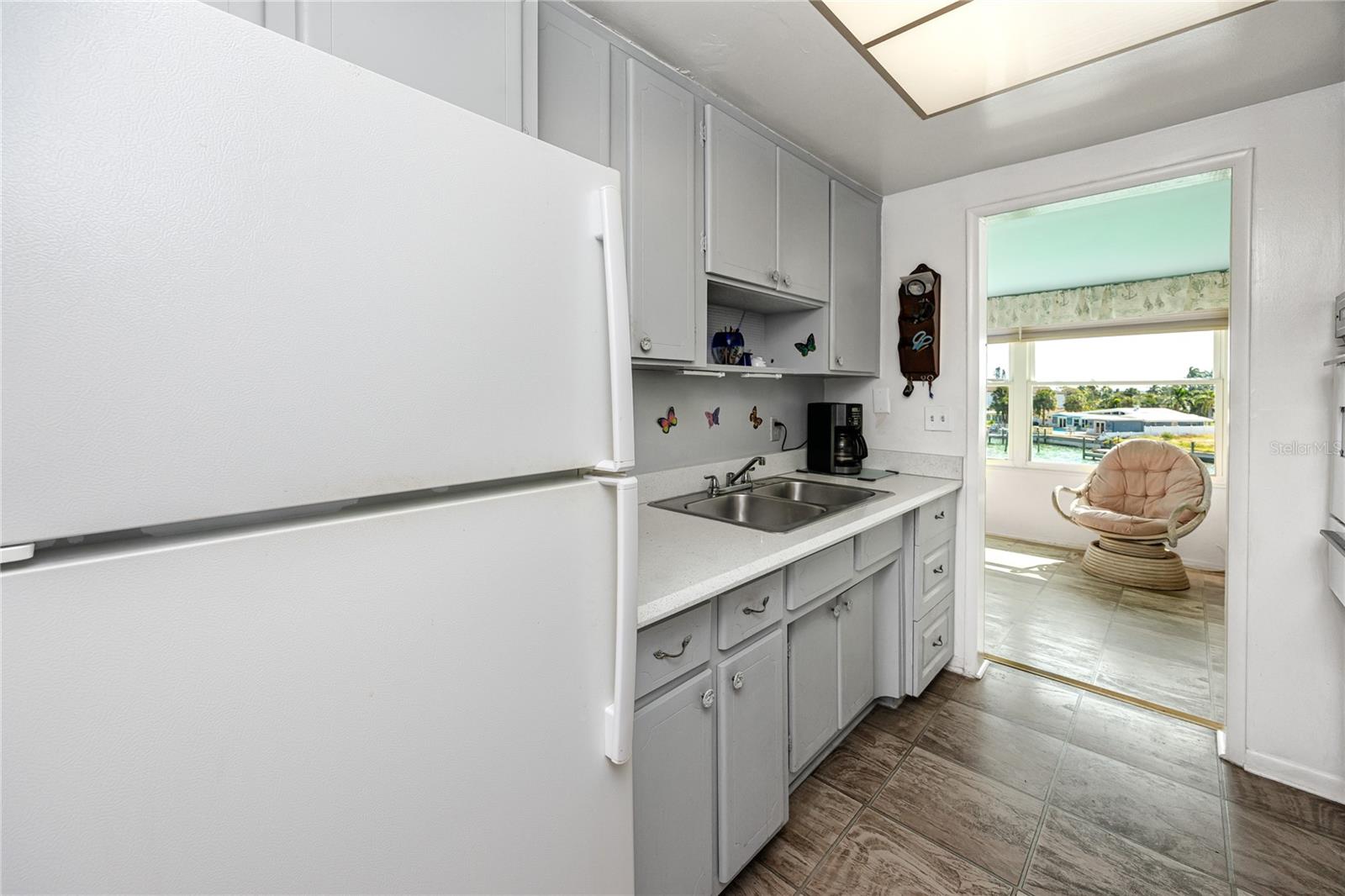 Image 16 of 57 For 1893 Shore Drive S 302