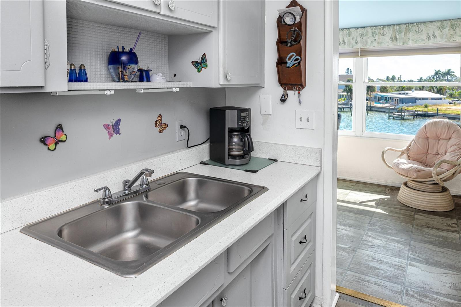 Image 17 of 57 For 1893 Shore Drive S 302