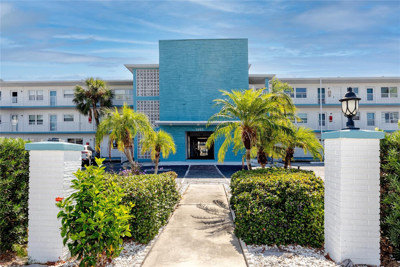 Image 2 of 57 For 1893 Shore Drive S 302