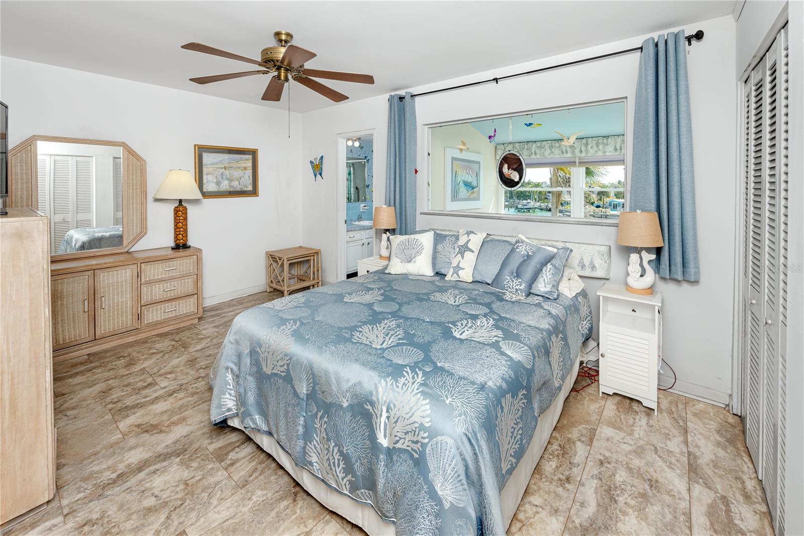 Image 25 of 57 For 1893 Shore Drive S 302