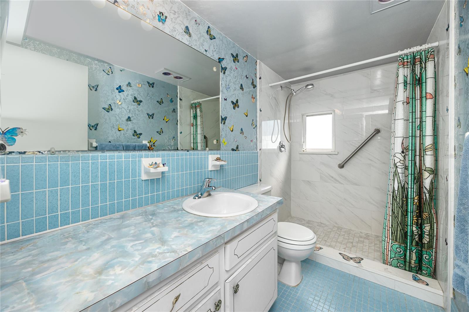 Image 27 of 57 For 1893 Shore Drive S 302