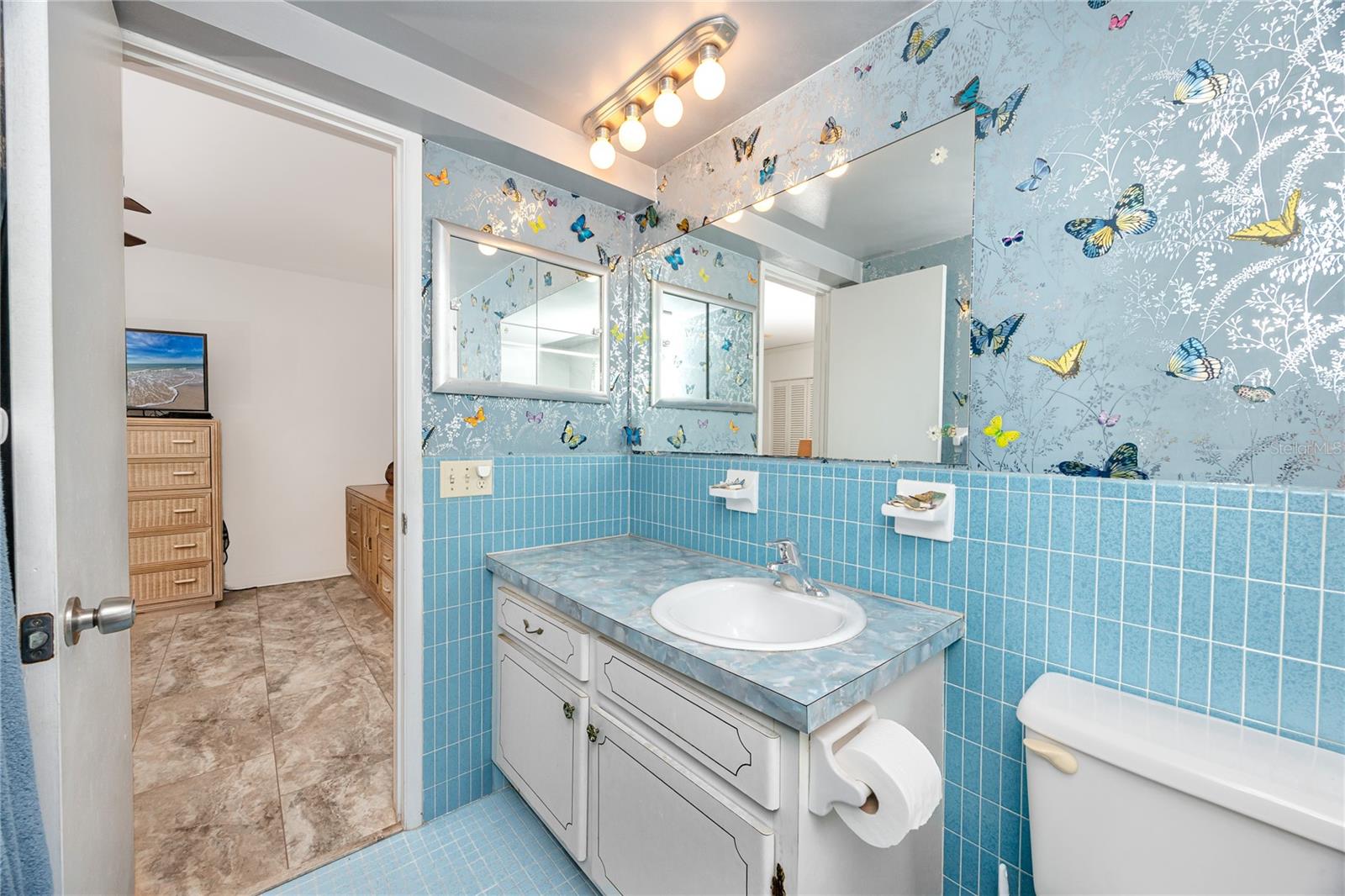 Image 29 of 57 For 1893 Shore Drive S 302