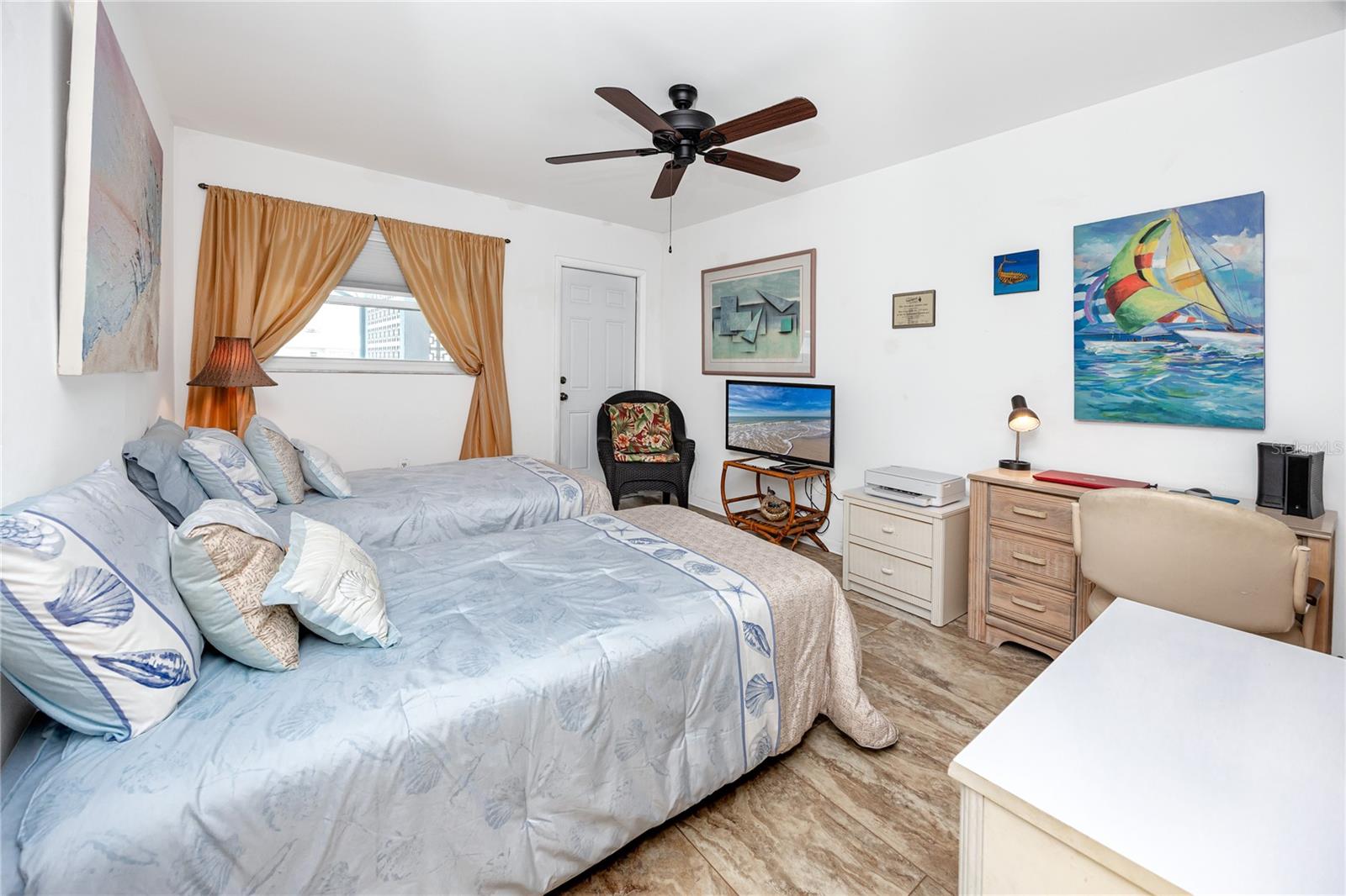 Image 30 of 57 For 1893 Shore Drive S 302