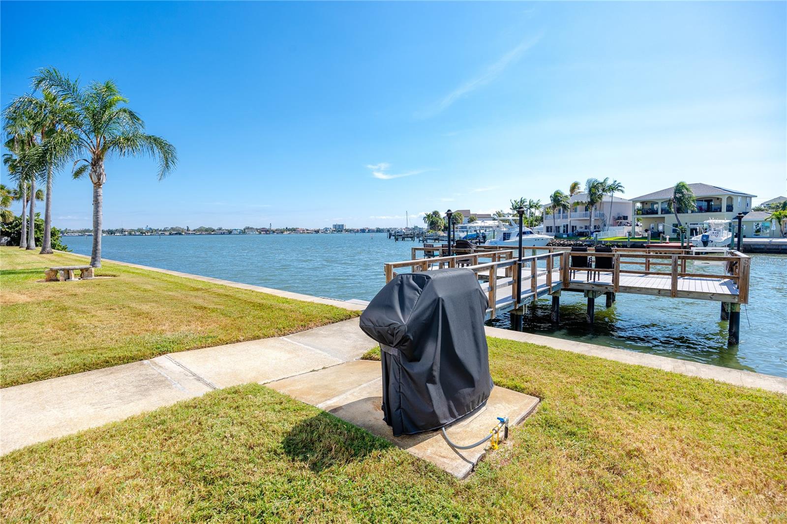 Image 36 of 57 For 1893 Shore Drive S 302