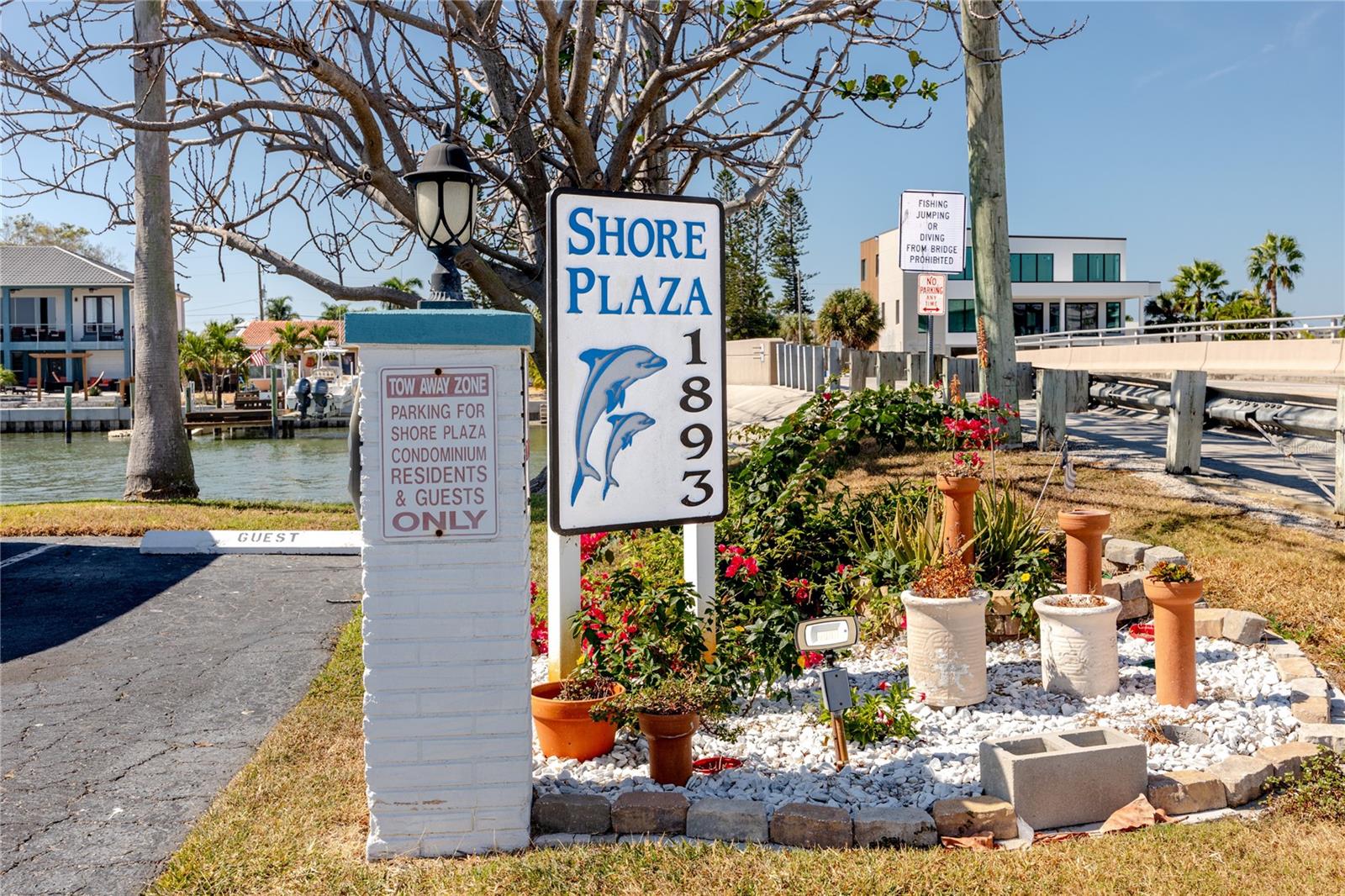 Image 39 of 57 For 1893 Shore Drive S 302