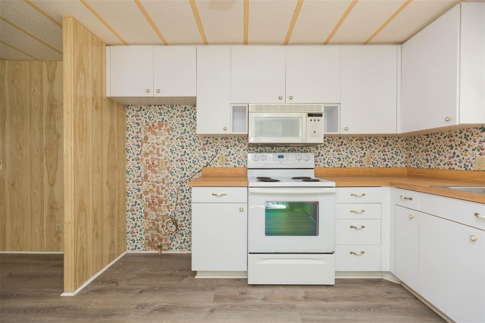 Image 17 of 57 For 3542 Castle Drive