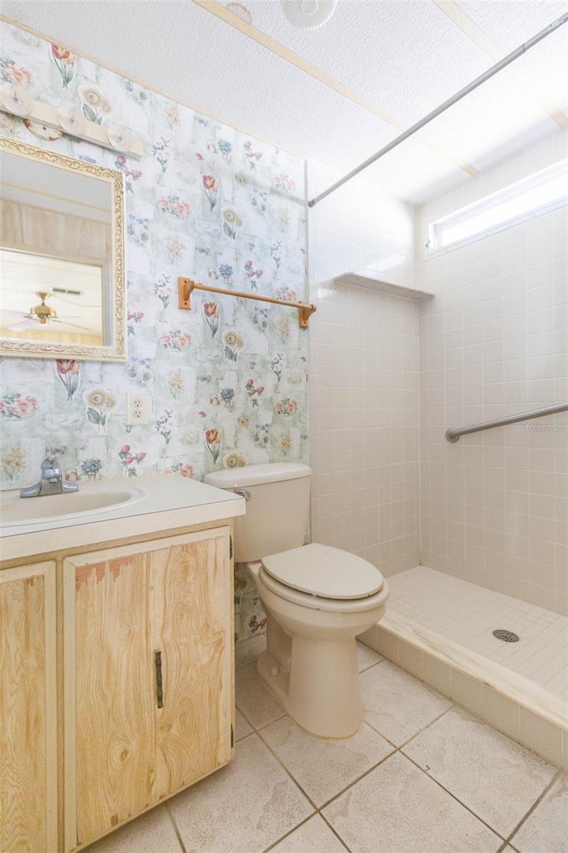 Image 27 of 57 For 3542 Castle Drive