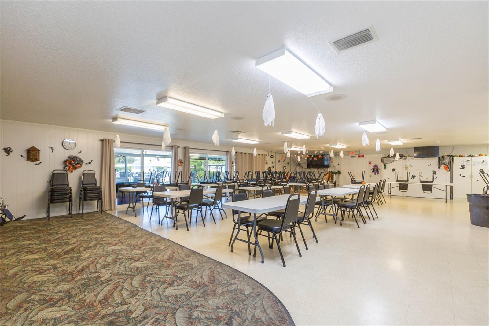 Image 38 of 57 For 3542 Castle Drive