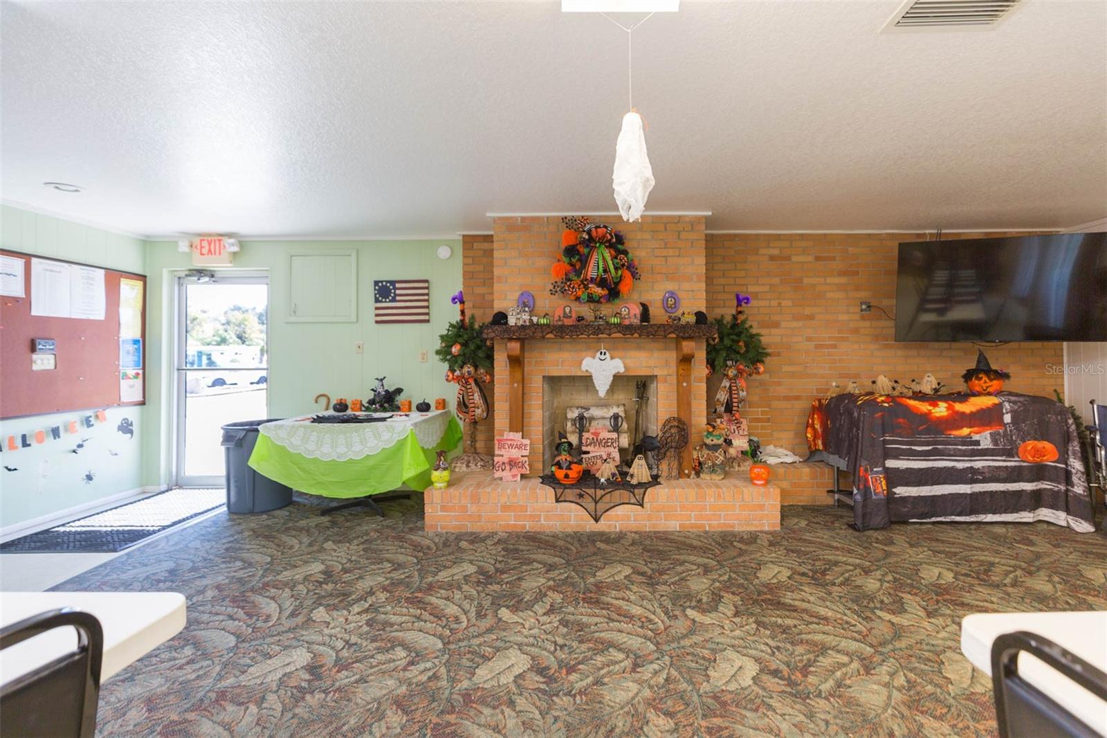 Image 40 of 57 For 3542 Castle Drive