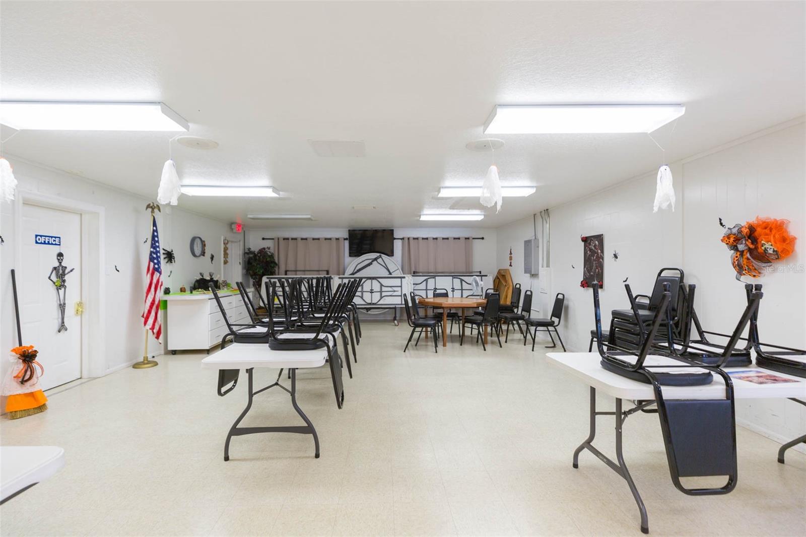 Image 43 of 57 For 3542 Castle Drive