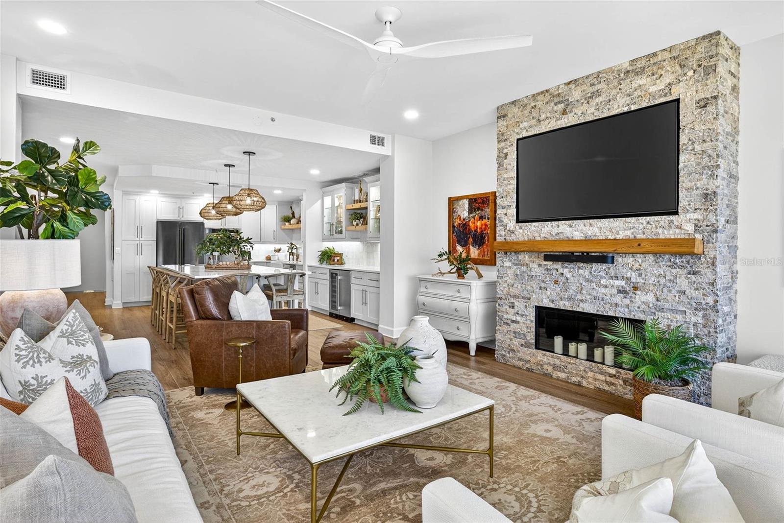 Image 22 of 100 For 330 8th Avenue N 5