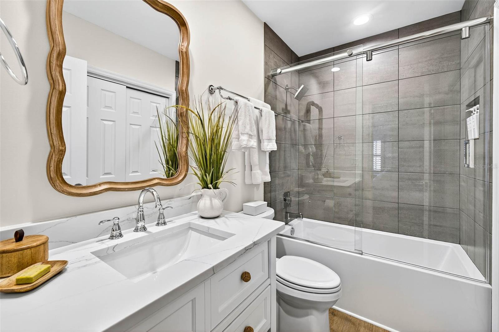 Image 40 of 100 For 330 8th Avenue N 5