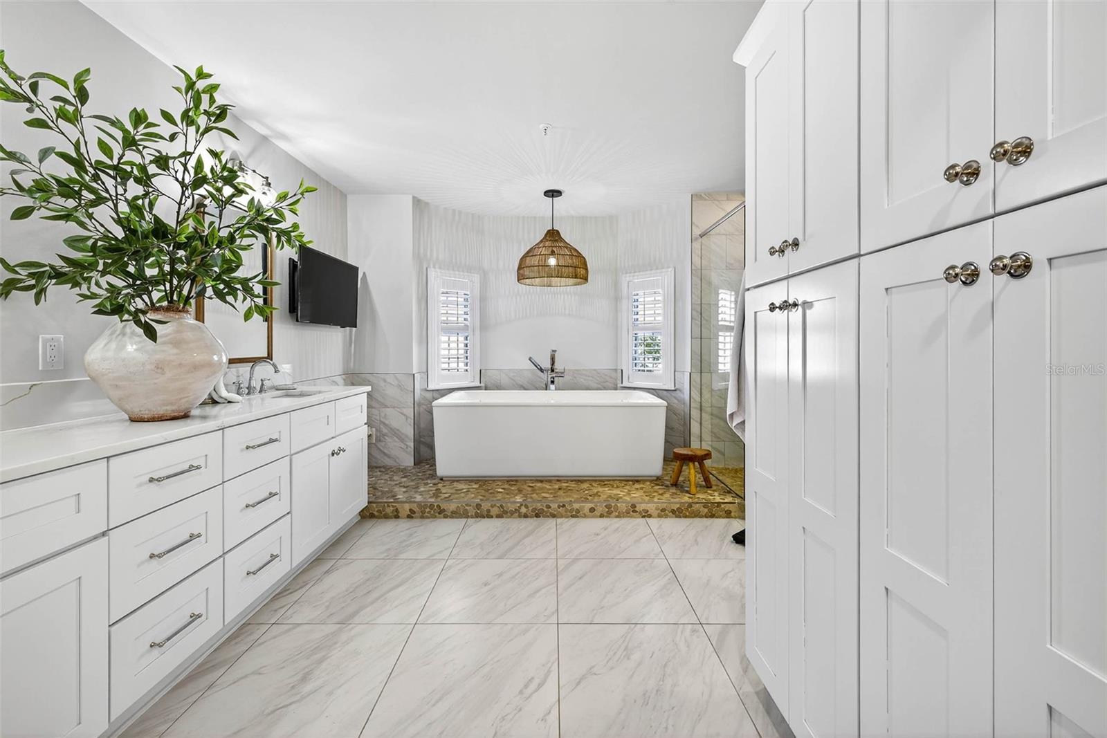 Image 49 of 100 For 330 8th Avenue N 5