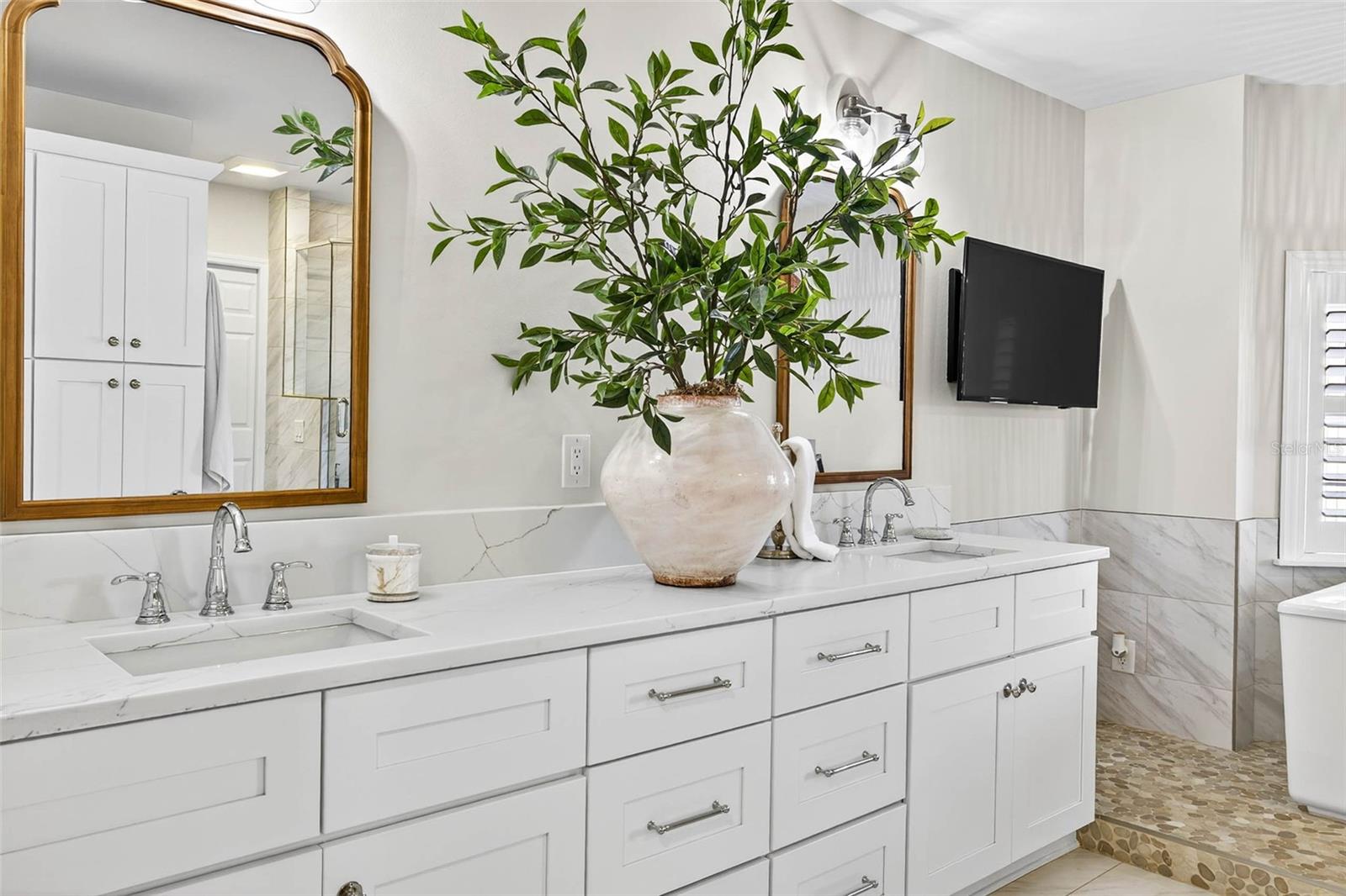 Image 50 of 100 For 330 8th Avenue N 5