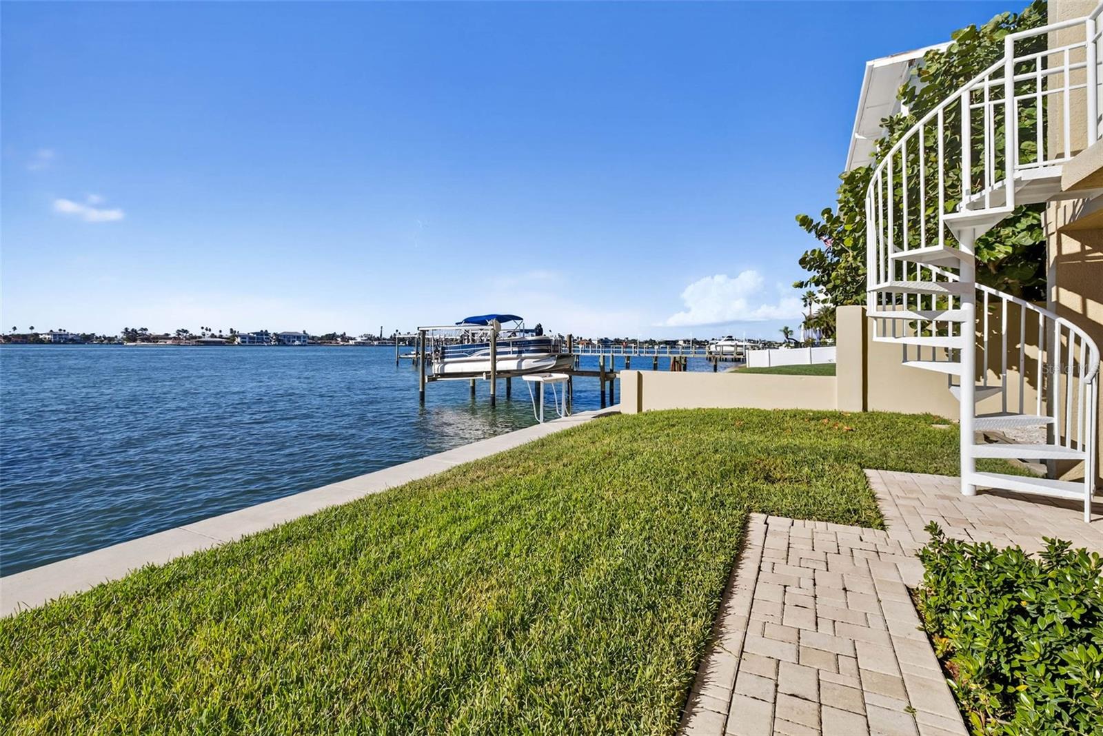 Image 66 of 100 For 330 8th Avenue N 5