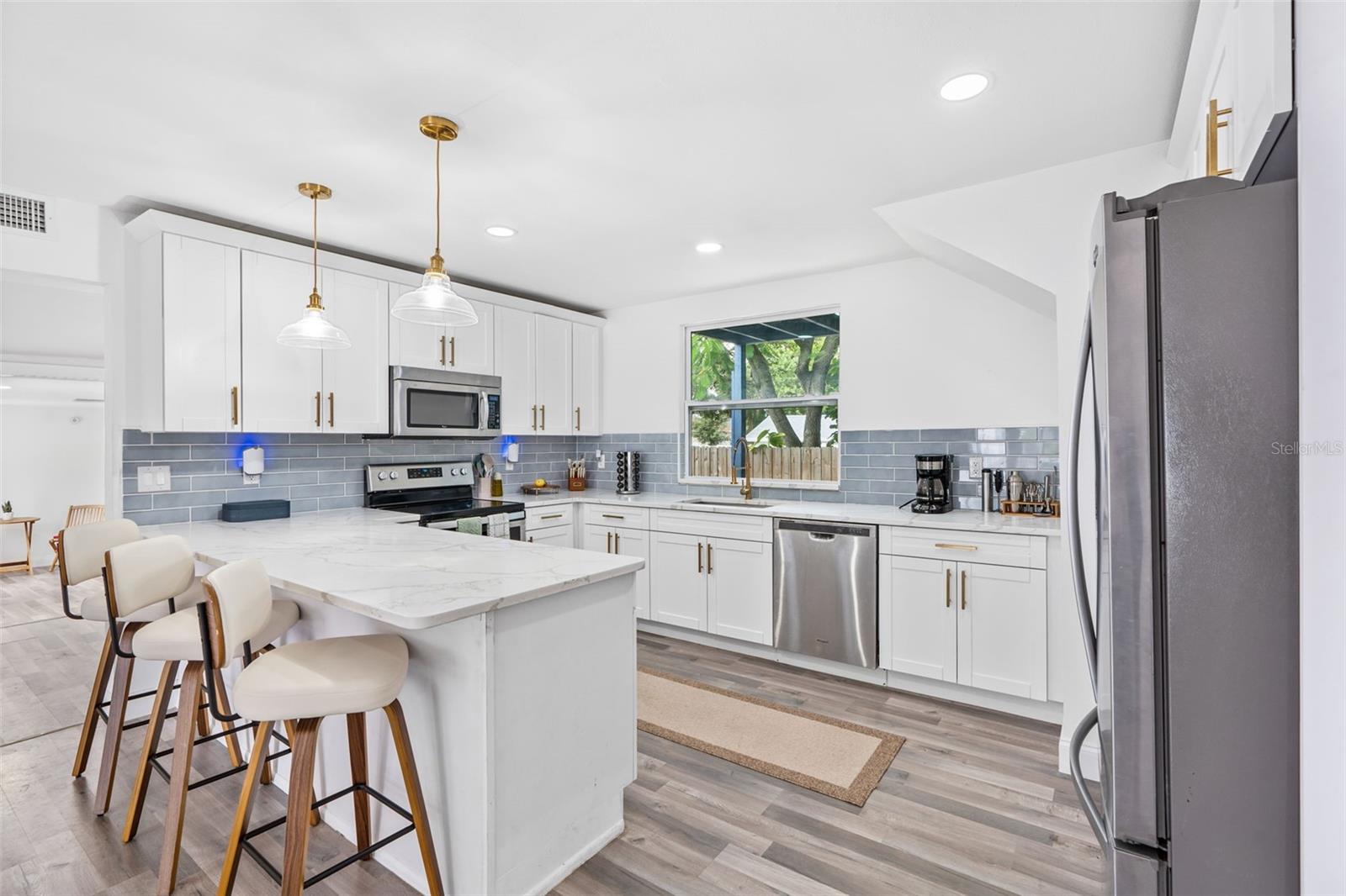 Image 2 of 37 For 2201 50th Avenue N