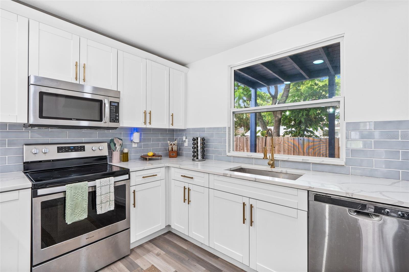 Image 24 of 37 For 2201 50th Avenue N