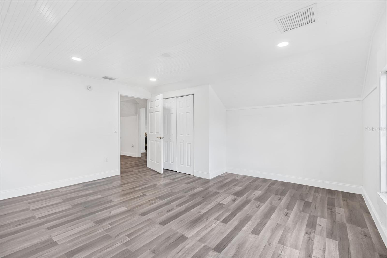 Image 34 of 37 For 2201 50th Avenue N