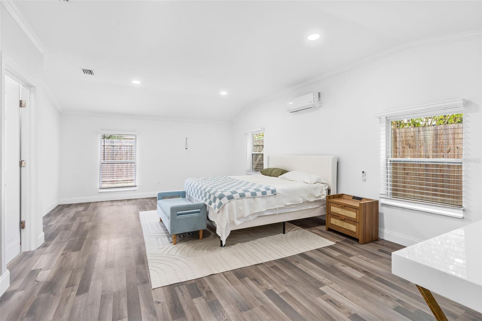 Image 8 of 37 For 2201 50th Avenue N