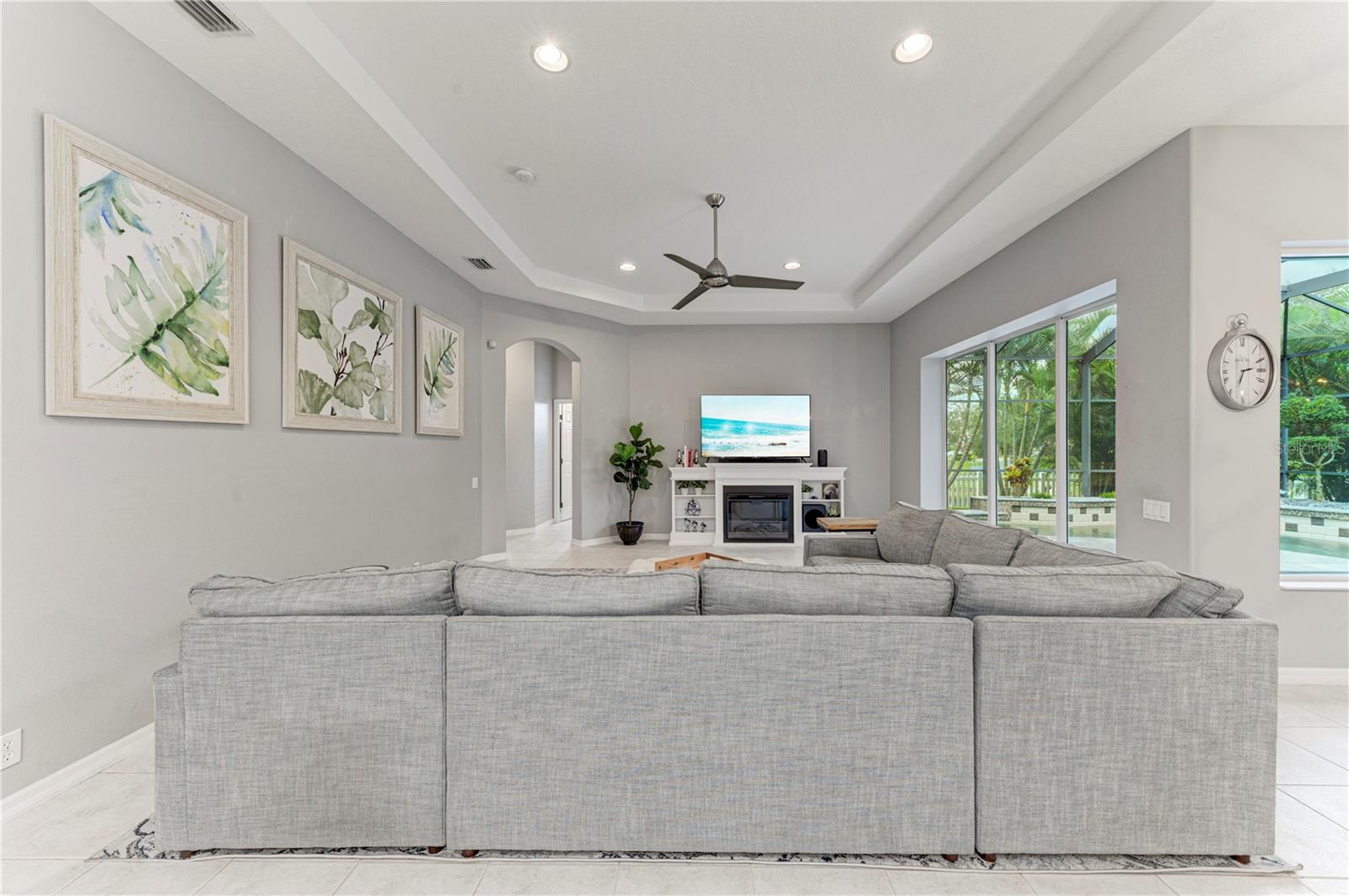 Image 19 of 67 For 12827 Penguin Drive