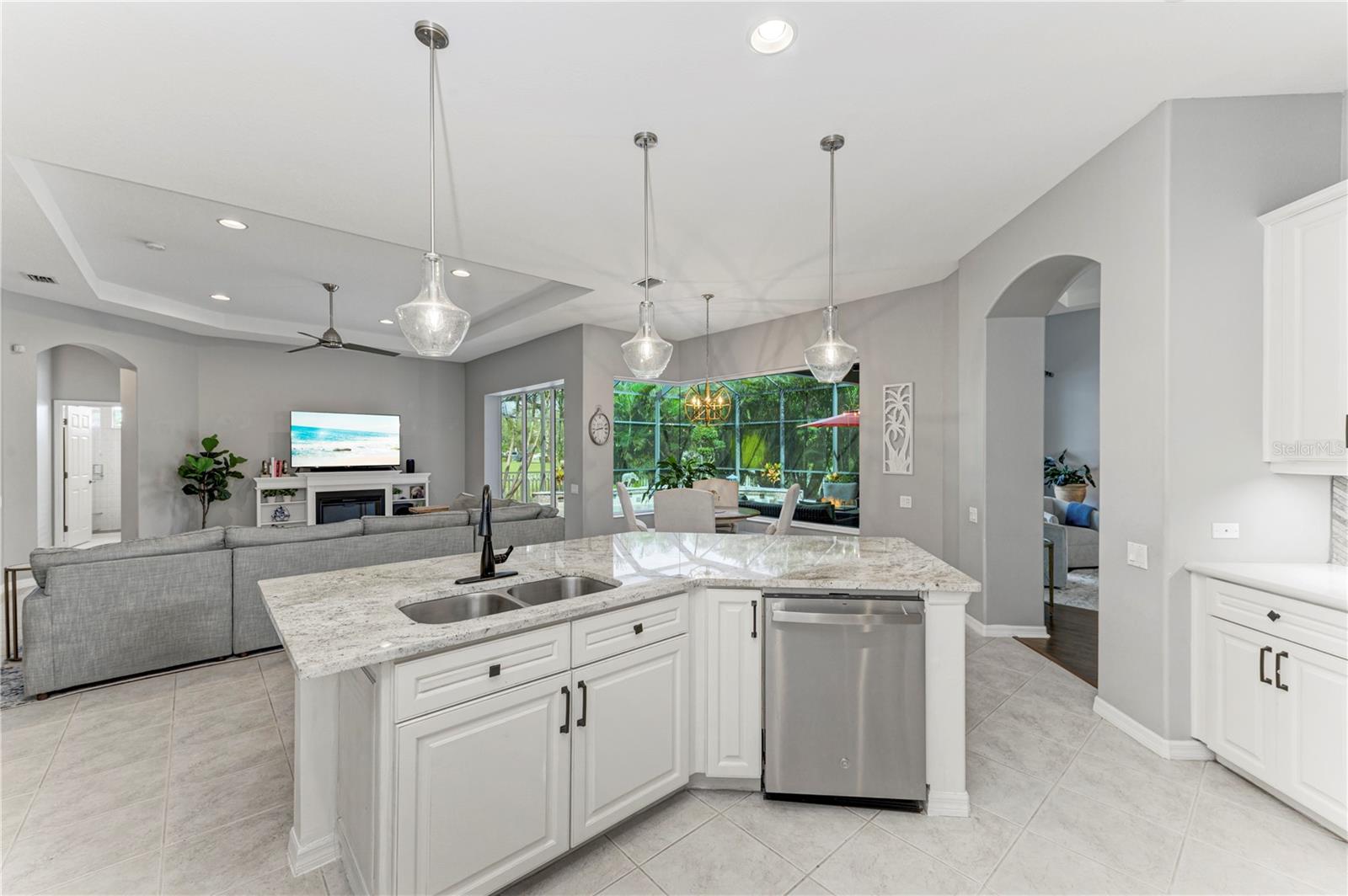 Image 23 of 67 For 12827 Penguin Drive