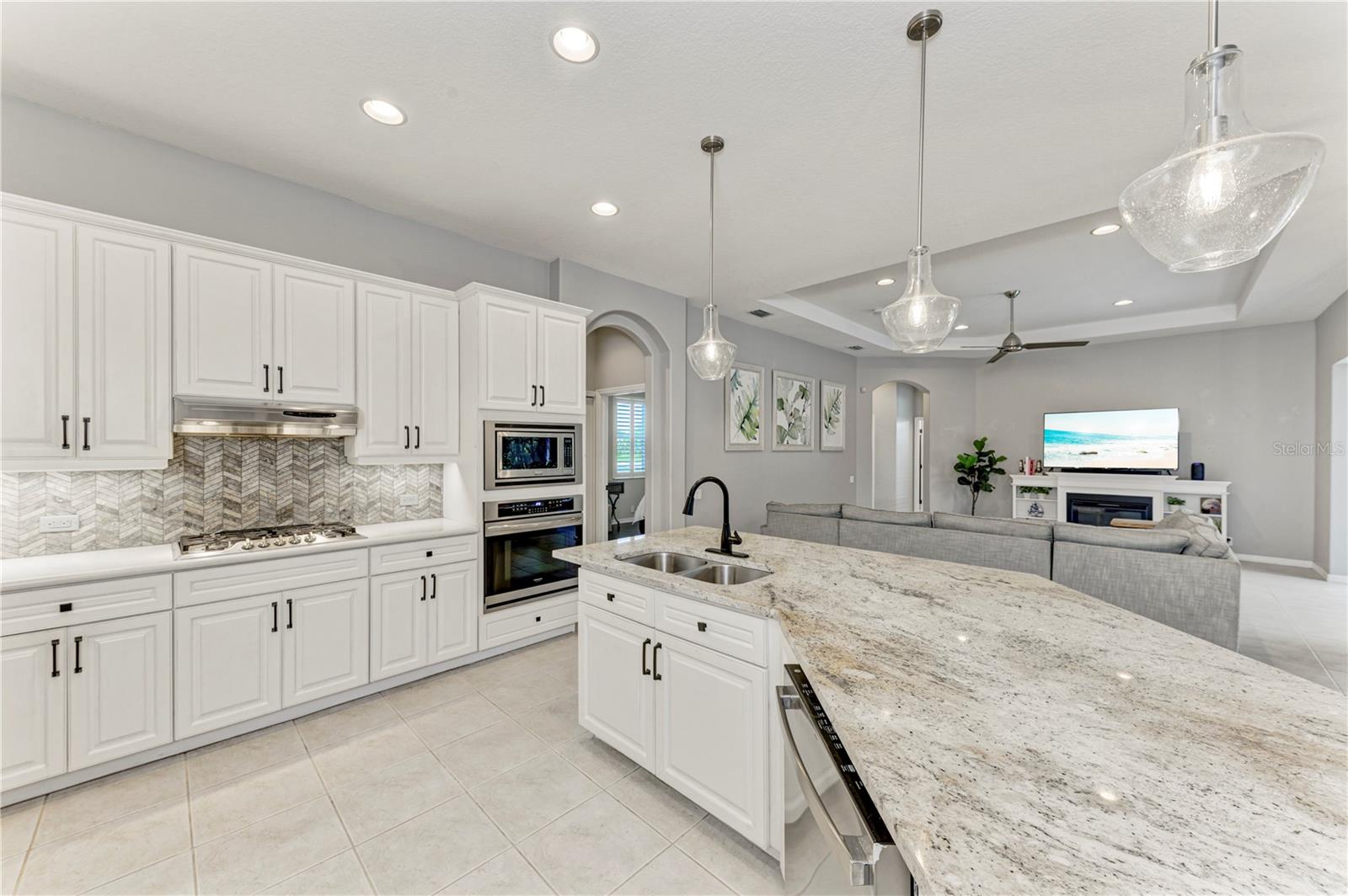 Image 25 of 67 For 12827 Penguin Drive