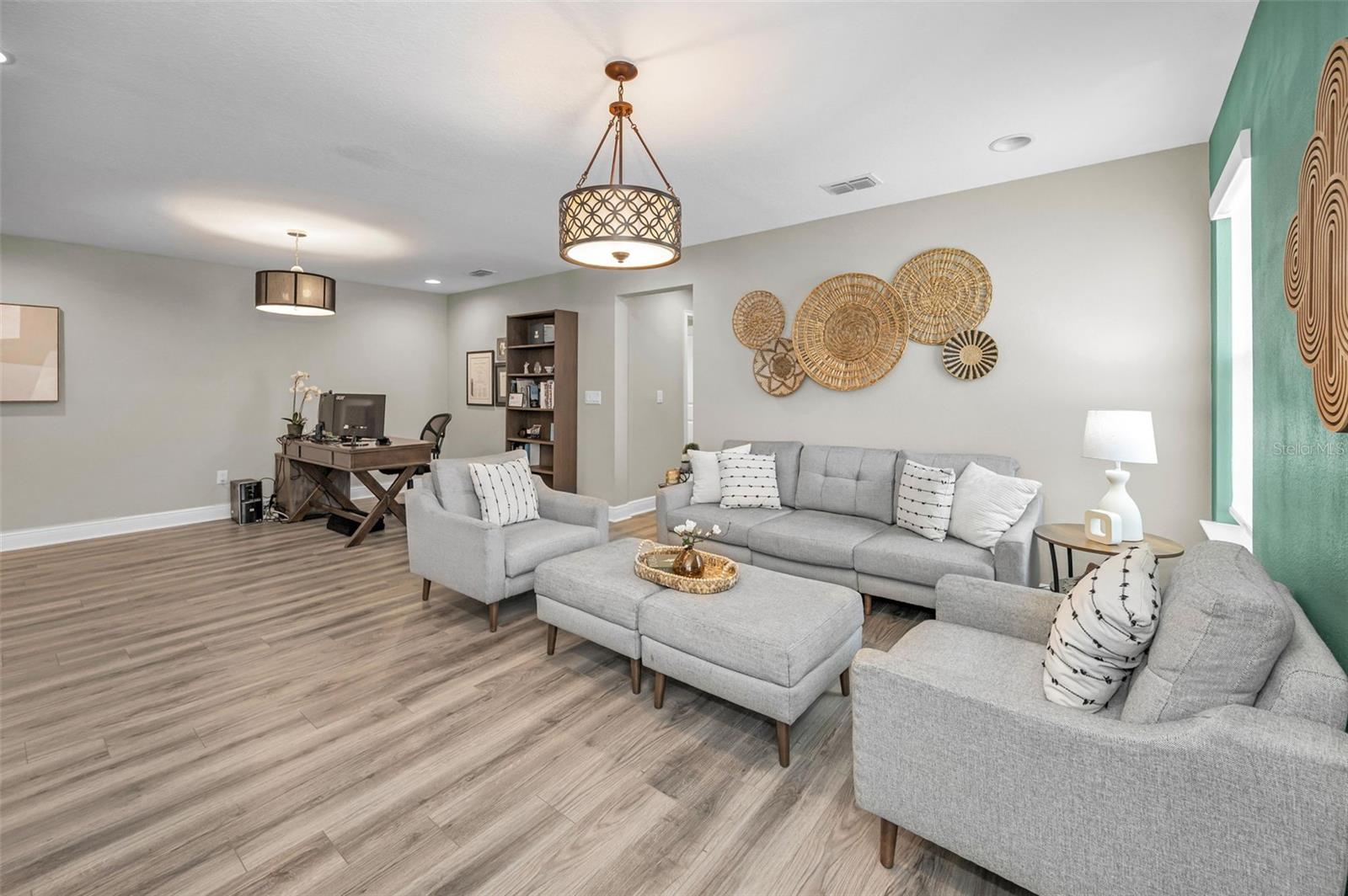 Image 20 of 61 For 2315 Sunset Wind Loop