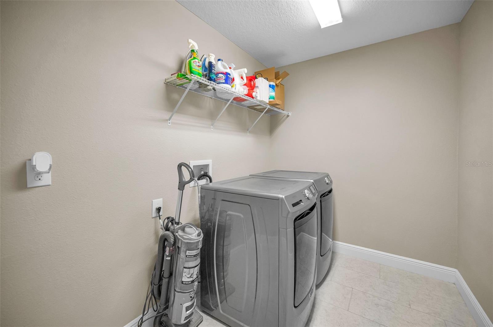 Image 35 of 61 For 2315 Sunset Wind Loop