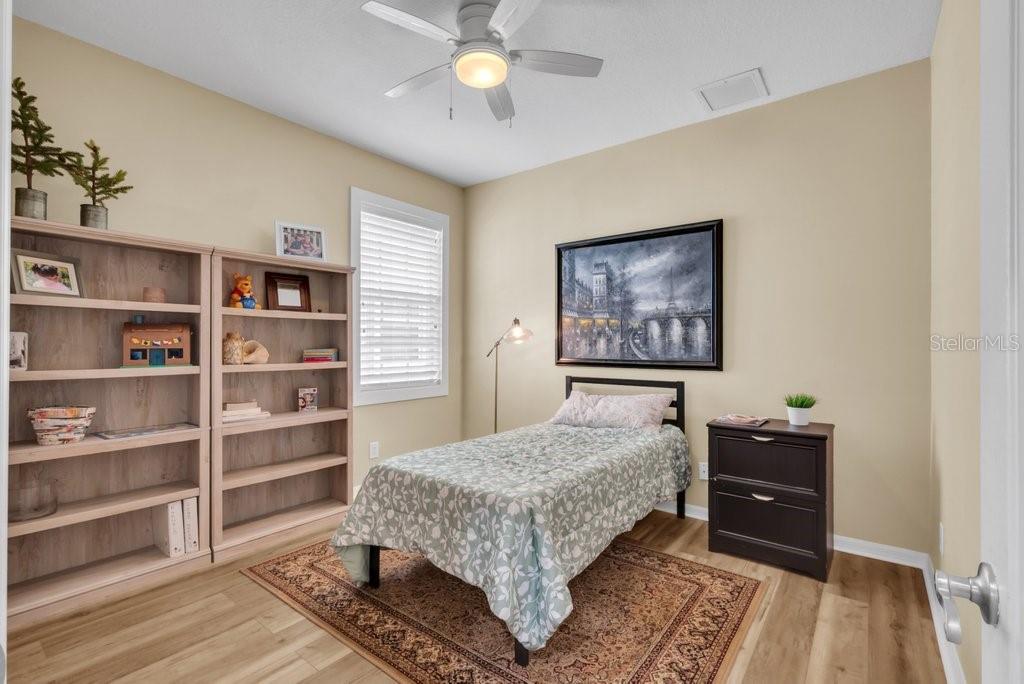 Image 20 of 36 For 16001 Loneoak View Drive