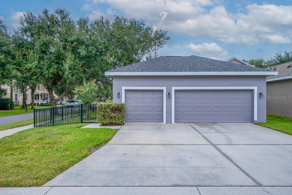 Image 30 of 36 For 16001 Loneoak View Drive